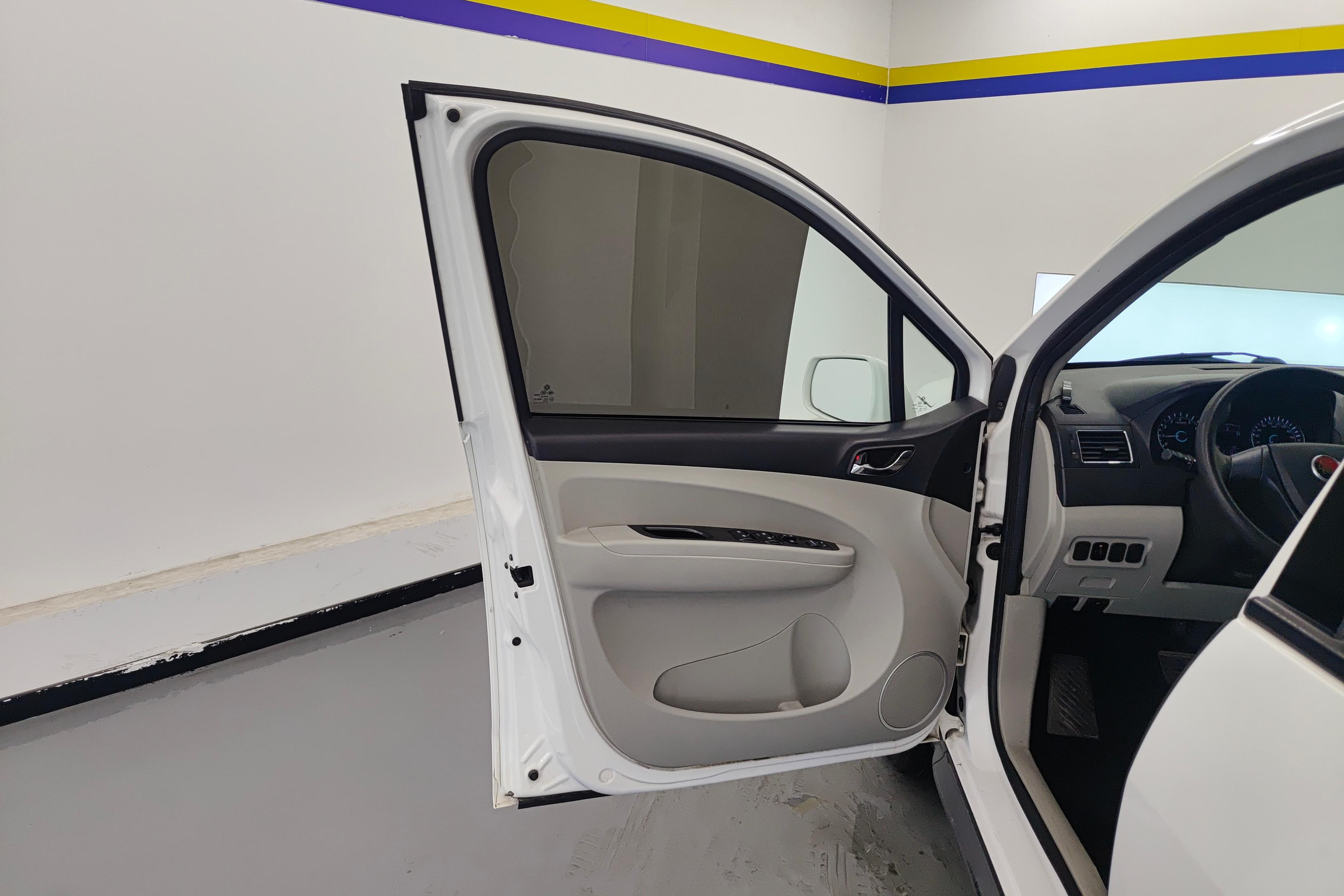 Forthing JOYEAR XV 2017 car image #21