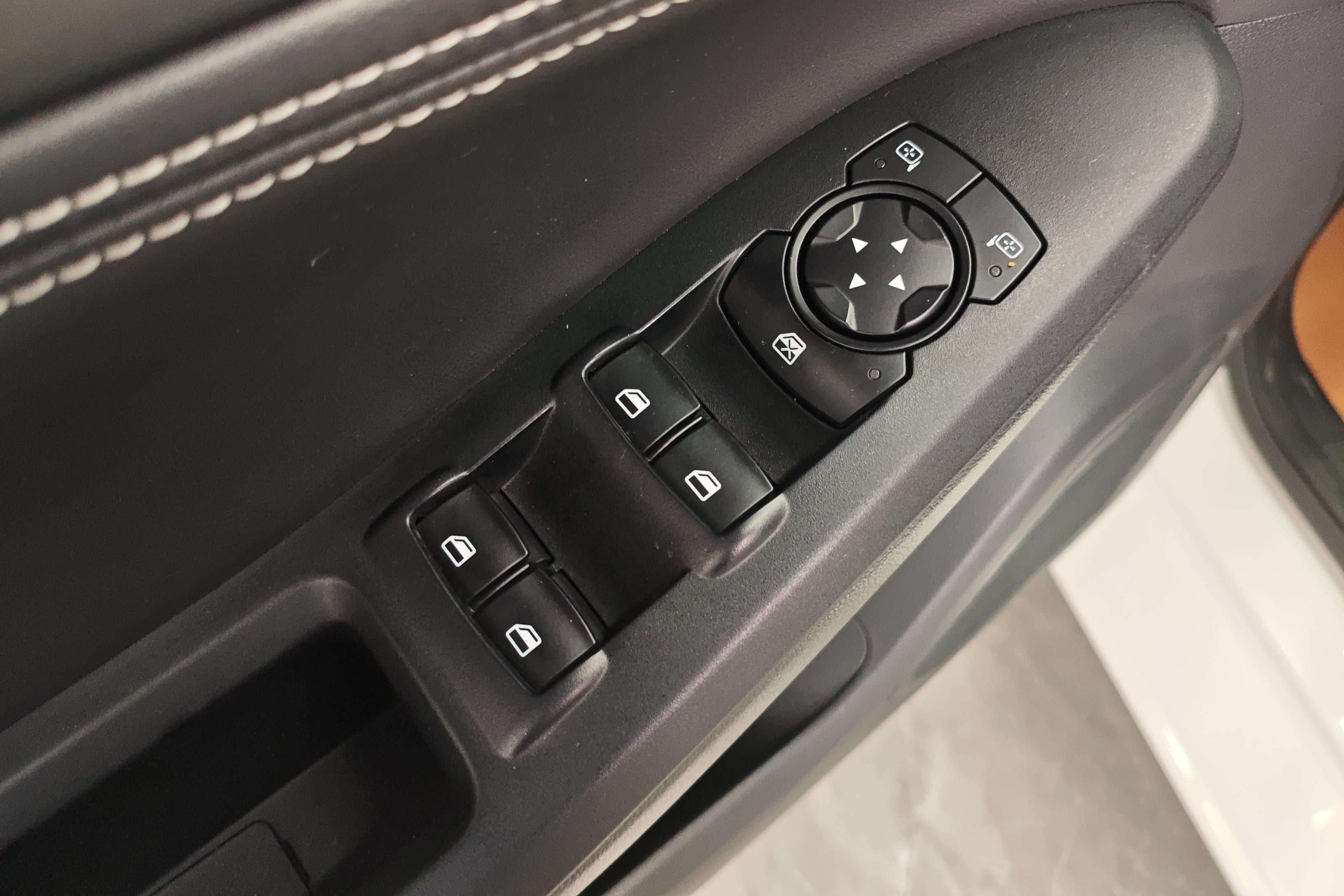 Ford Escort 2022 car image #21