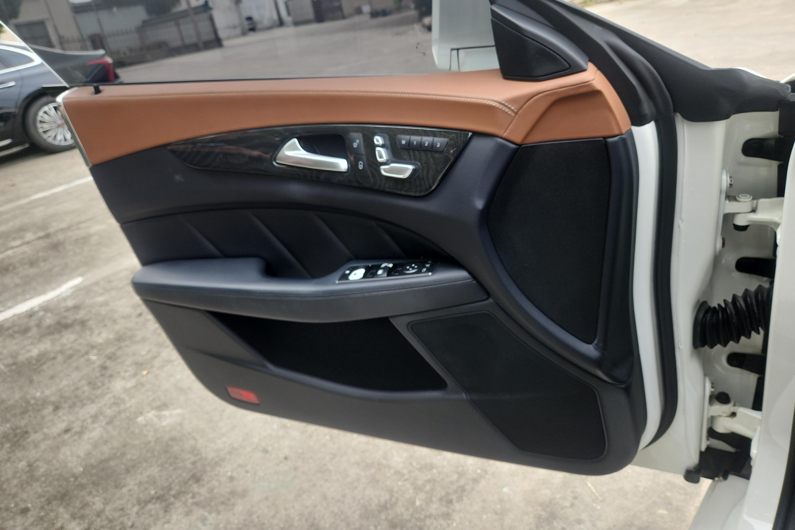 Mercedes-Benz CLS Class 2015 car image #21