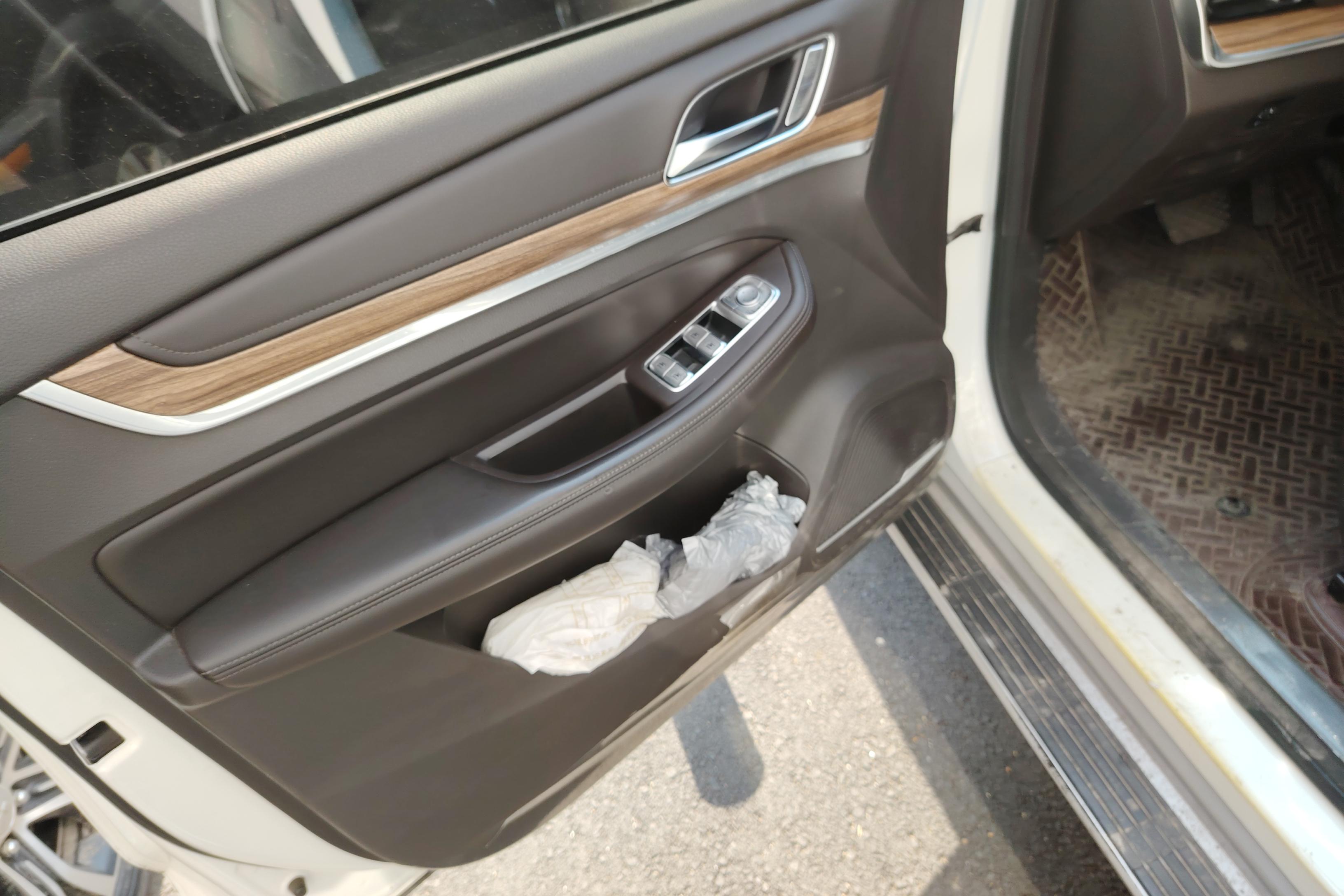 Roewe RX8 2019 image de voiture #21