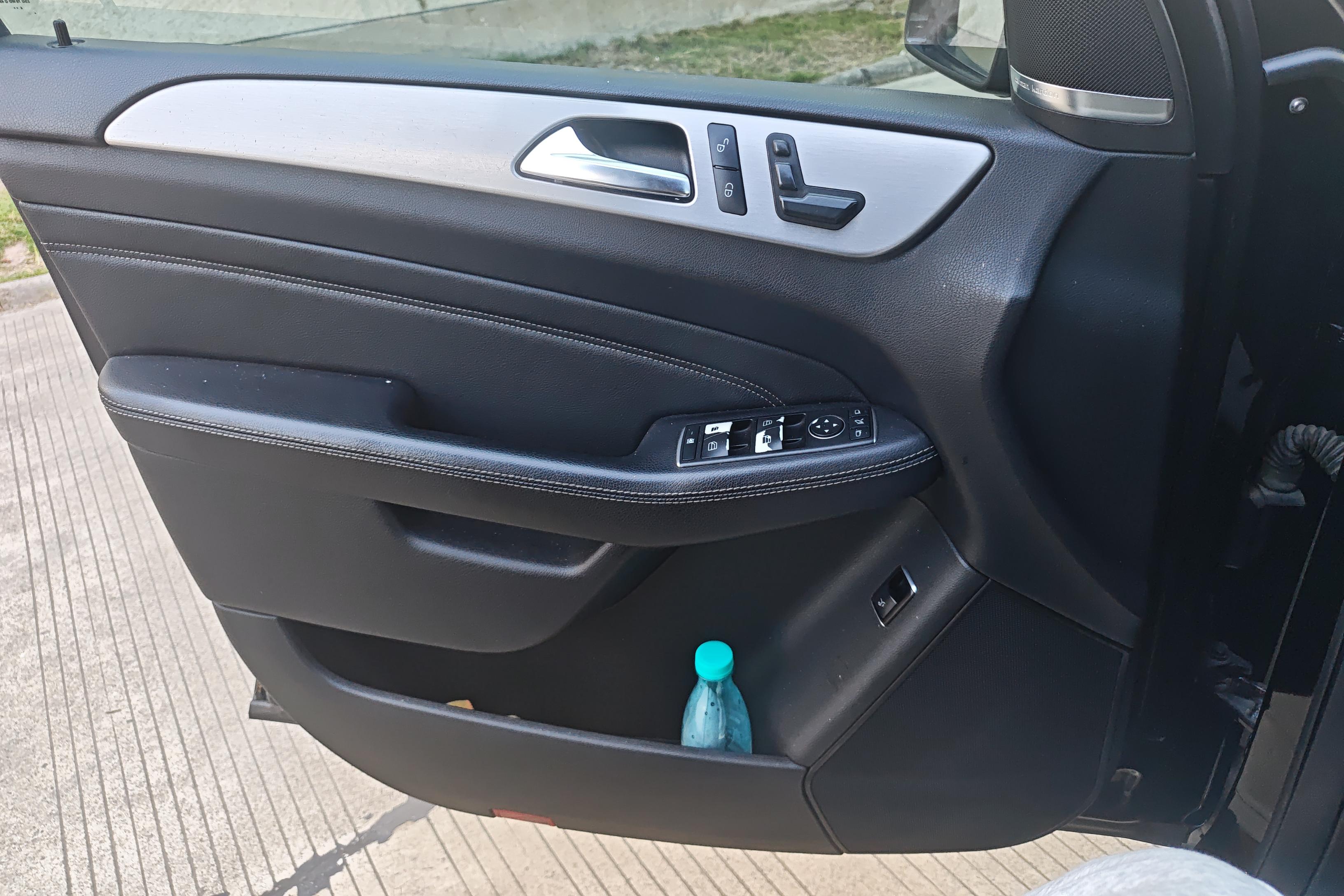 Mercedes-Benz M Class 2015 car image #21