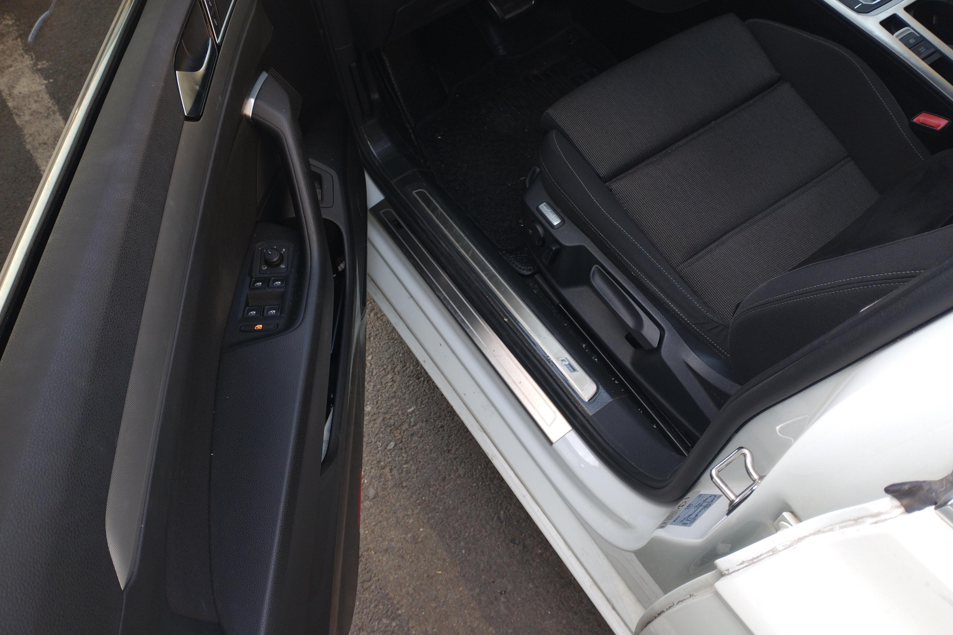 Volkswagen Passat Variant 2017 immagine di auto #21