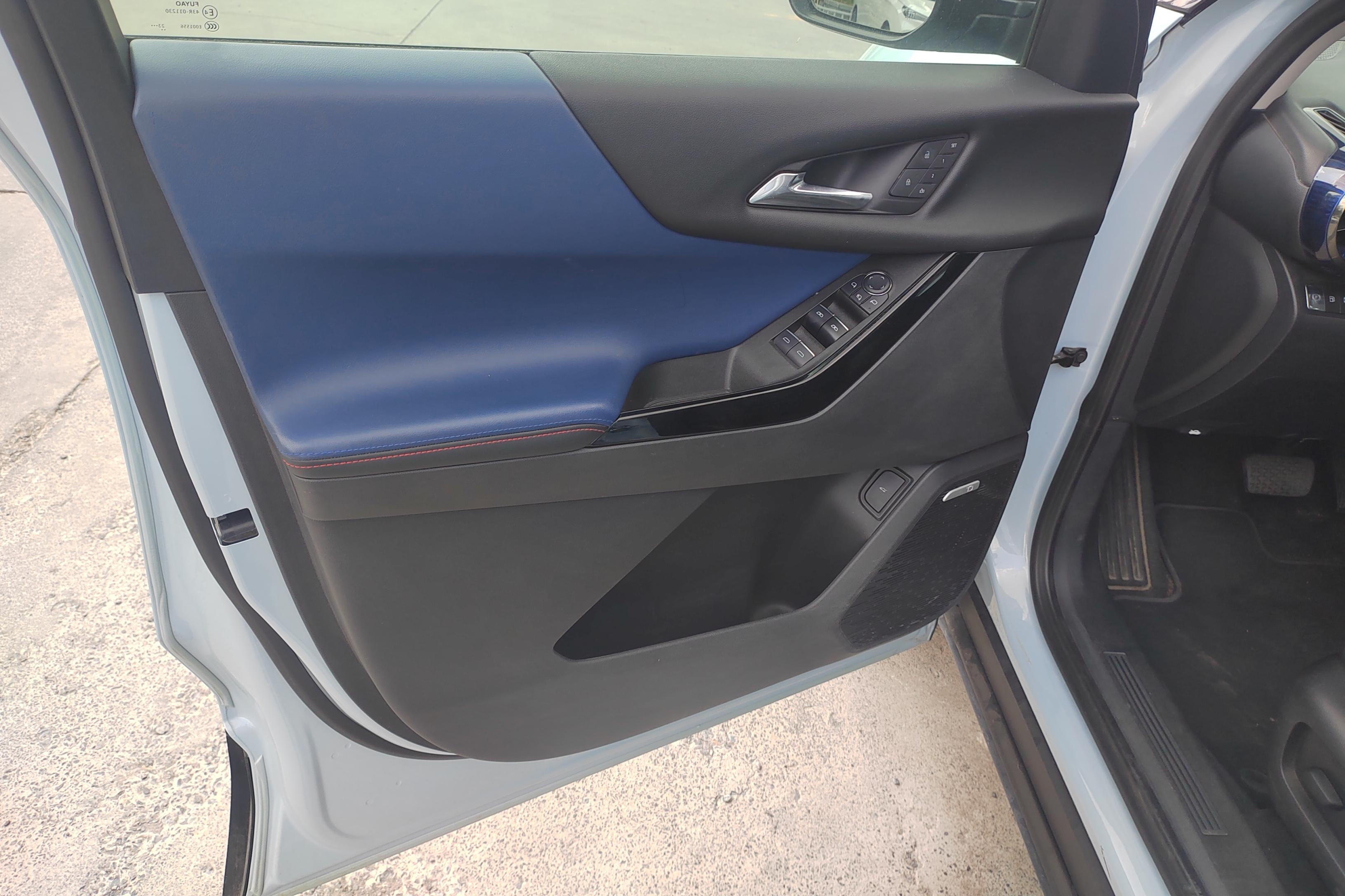 Chevrolet Equinox Plus 2024 car image #21