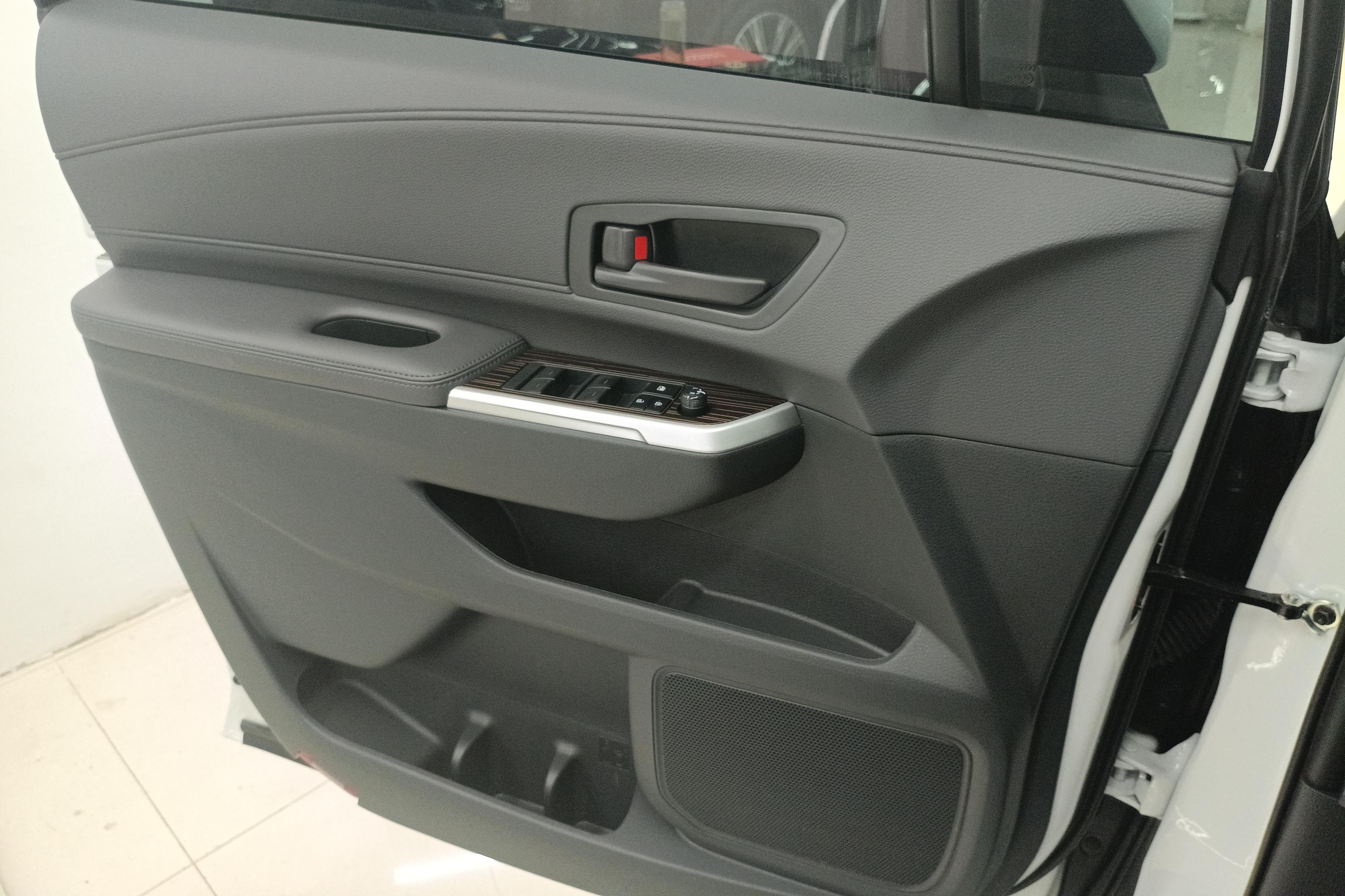 Toyota Granvia 2024 #21 Toyota Granvia 2024 car image #21