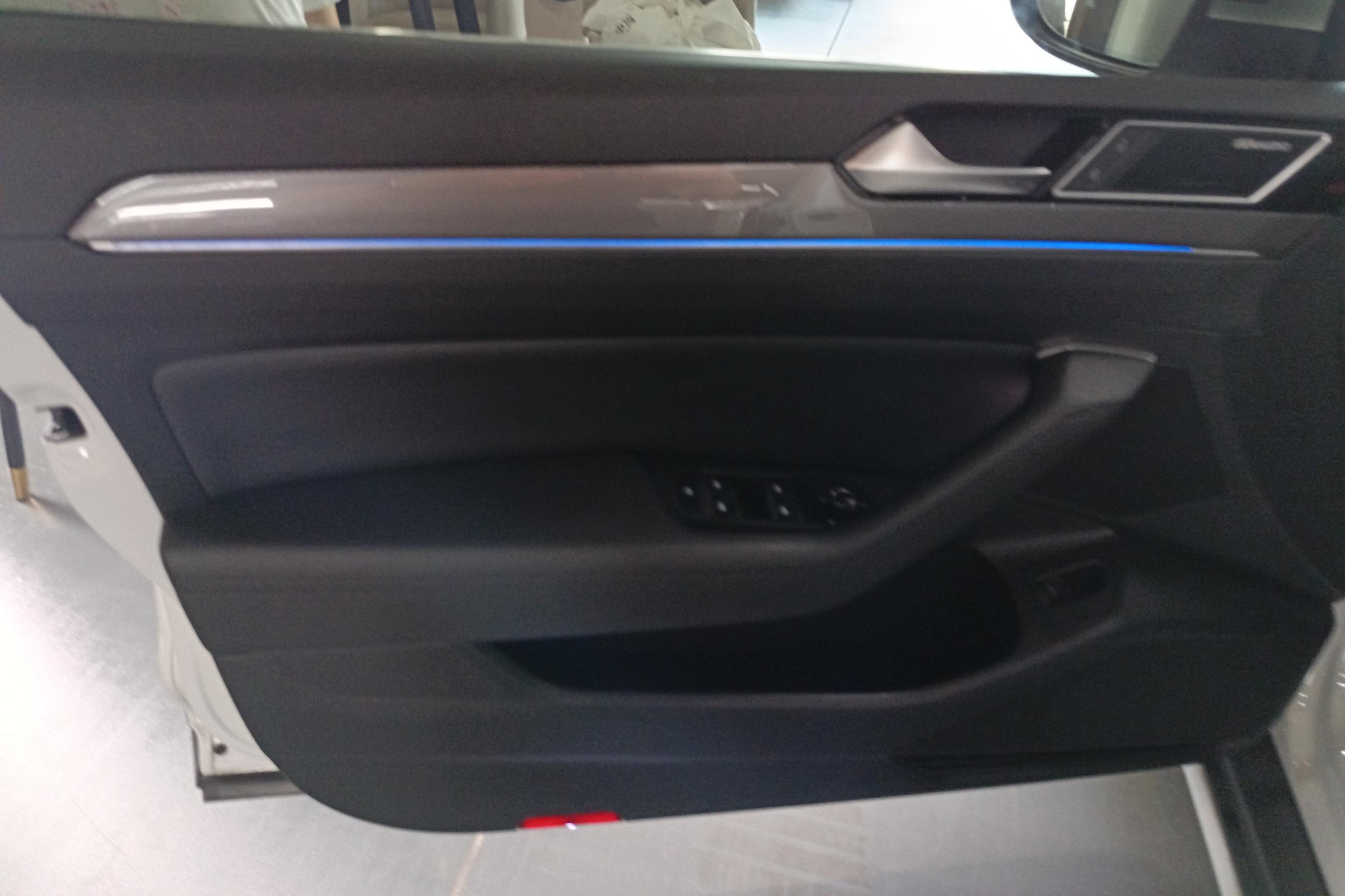 Volkswagen Passat Variant 2018 immagine di auto #21