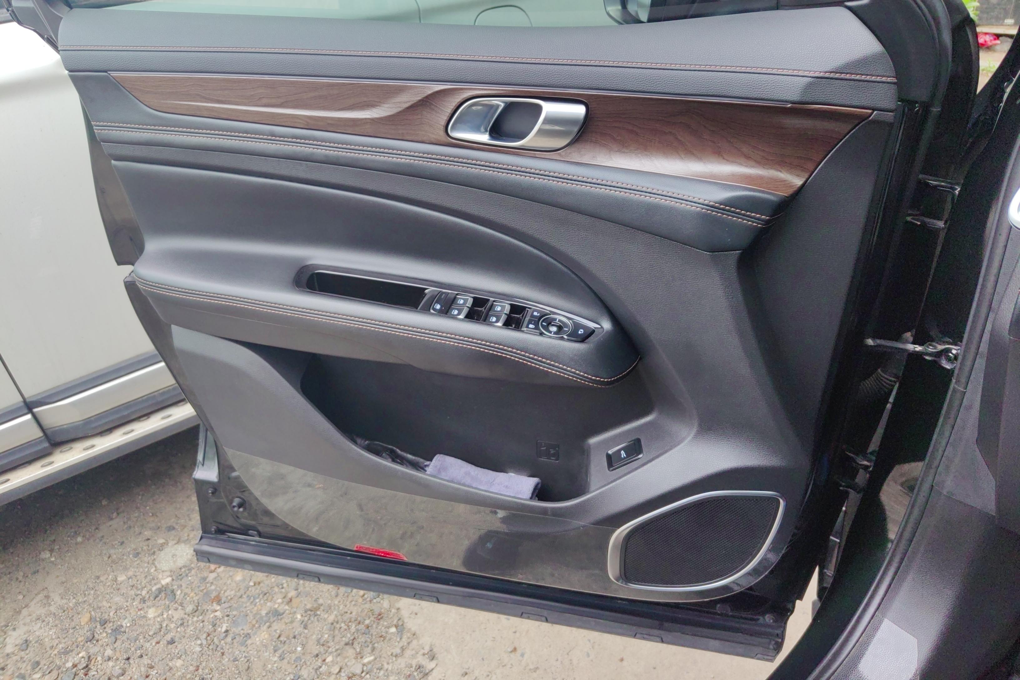 Ford Equator 2021 car image #21