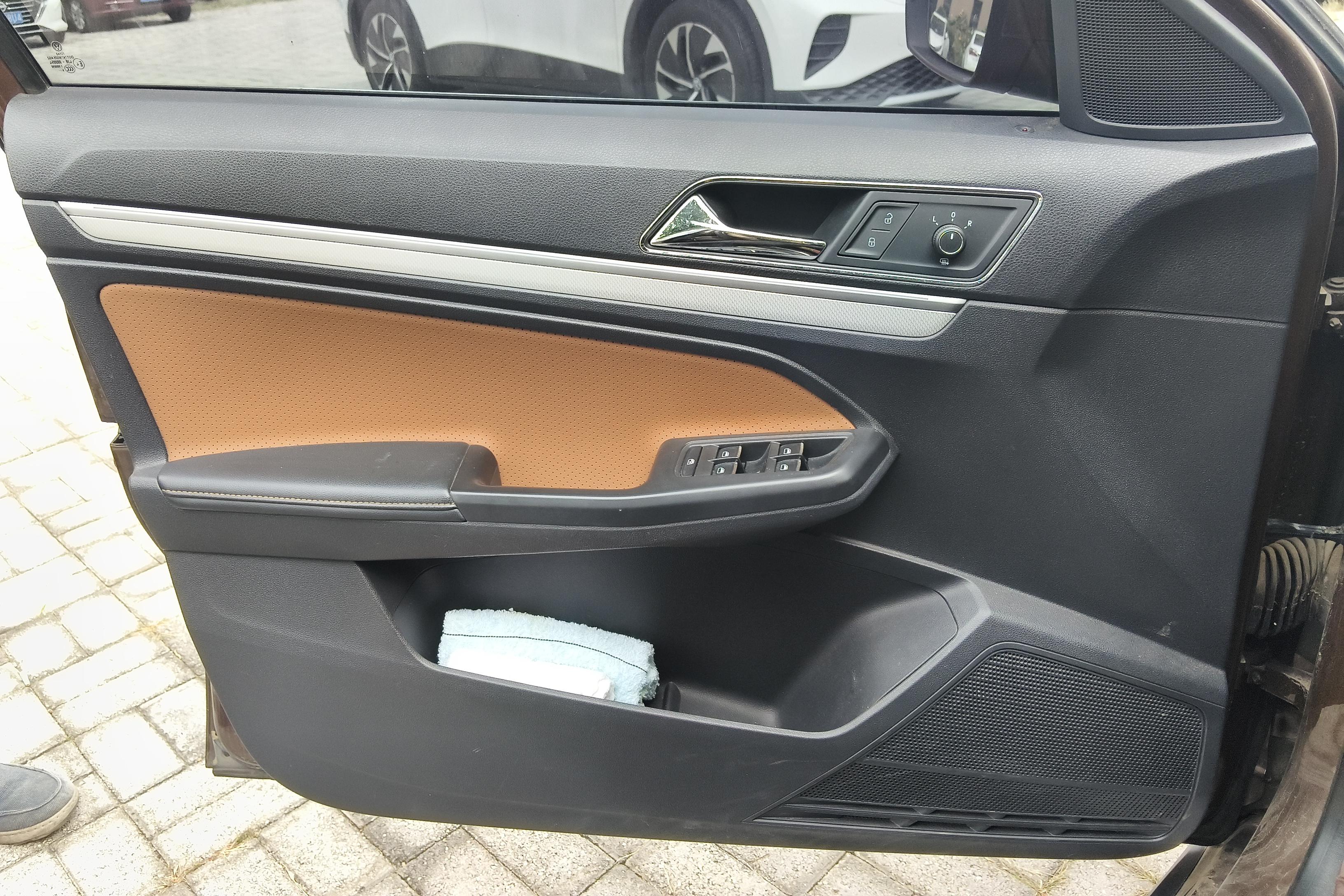 Volkswagen Cross Lavida 2017 immagine di auto #21