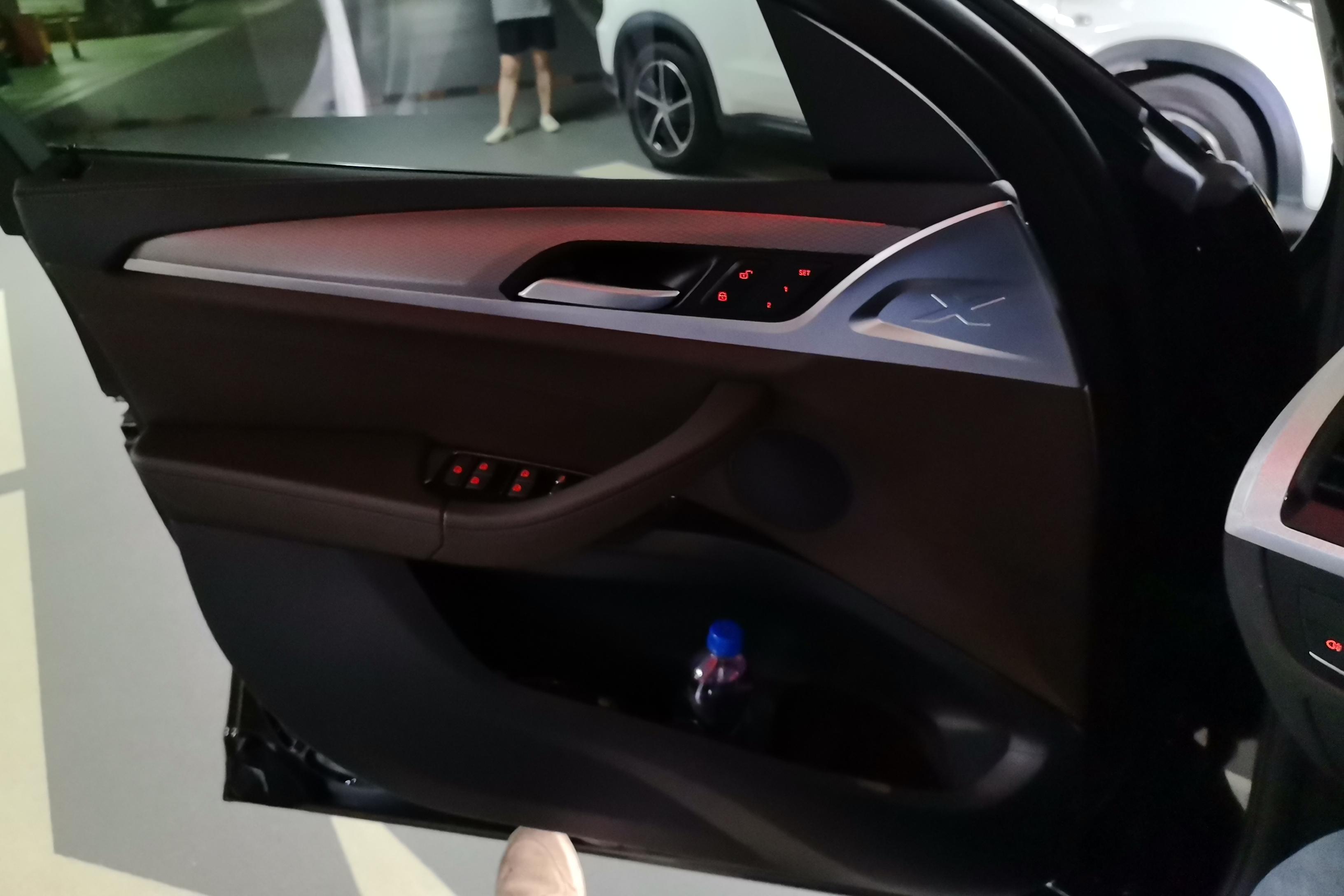 BMW X4 M40i 2024 #21 BMW X4 M40i 2024 car image #21