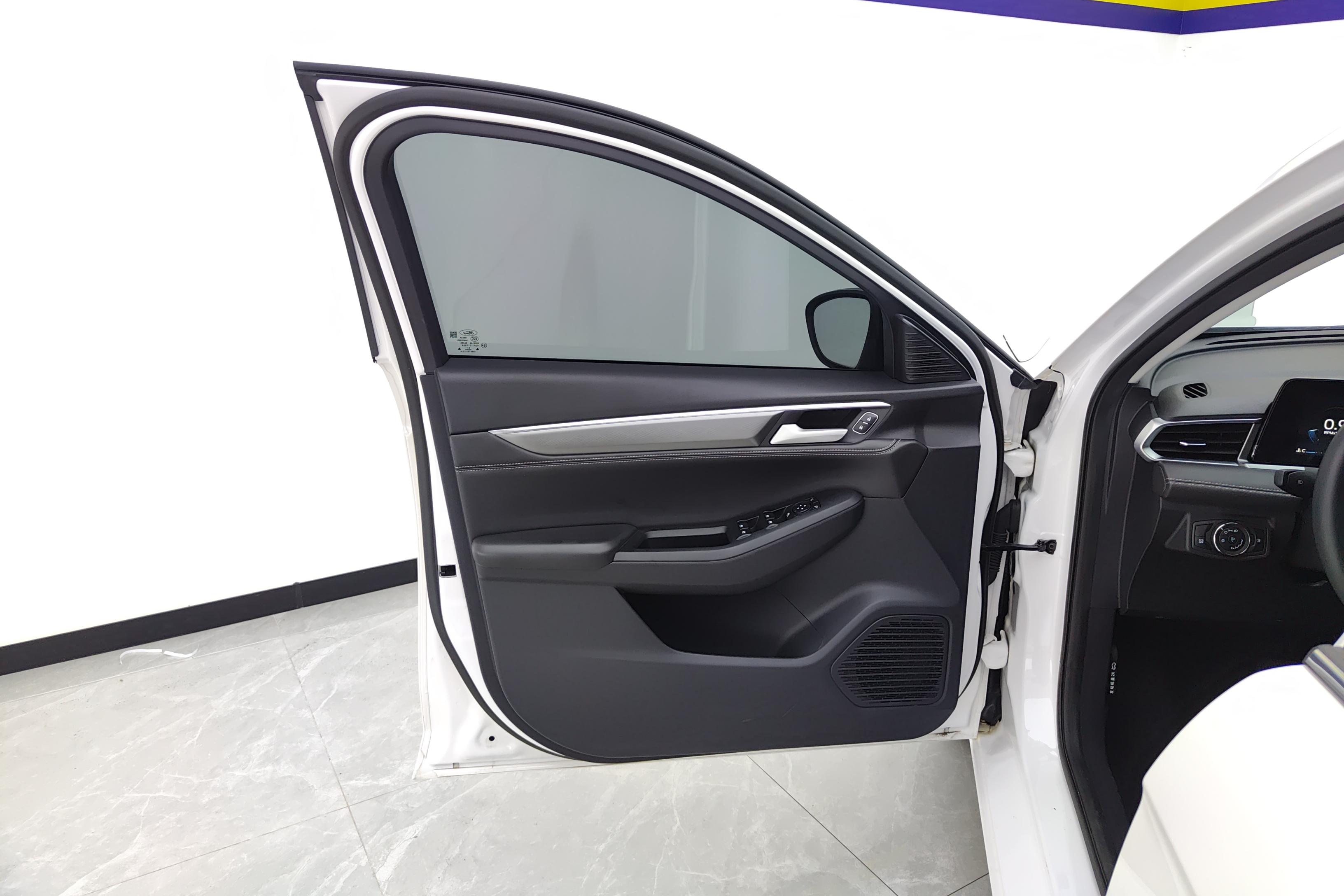 Ford Escort 2021 #21 Ford Escort 2021 immagine di auto #21