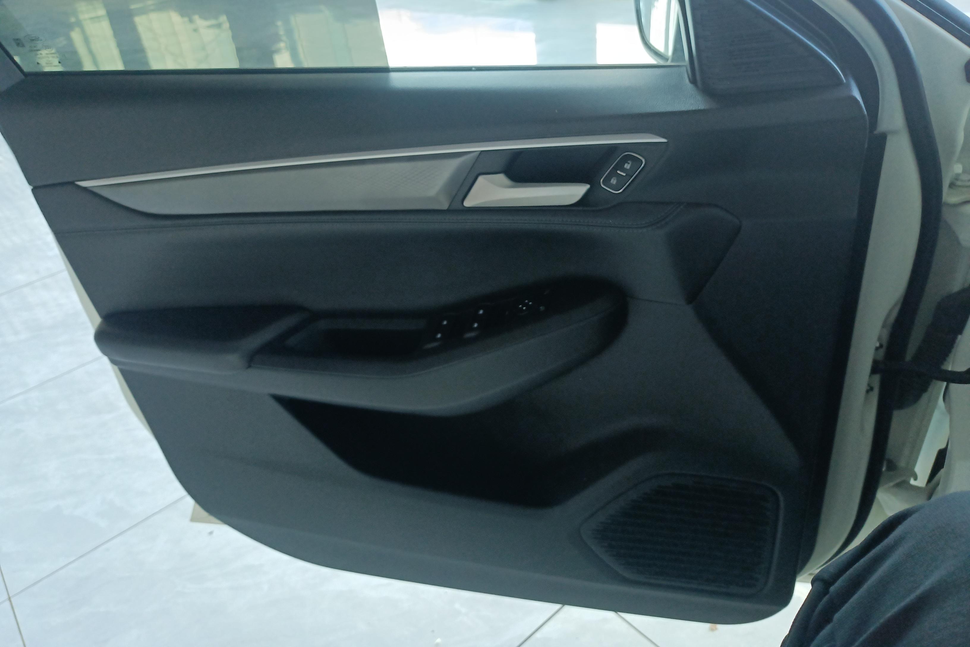 Ford Escort 2021 car image #21