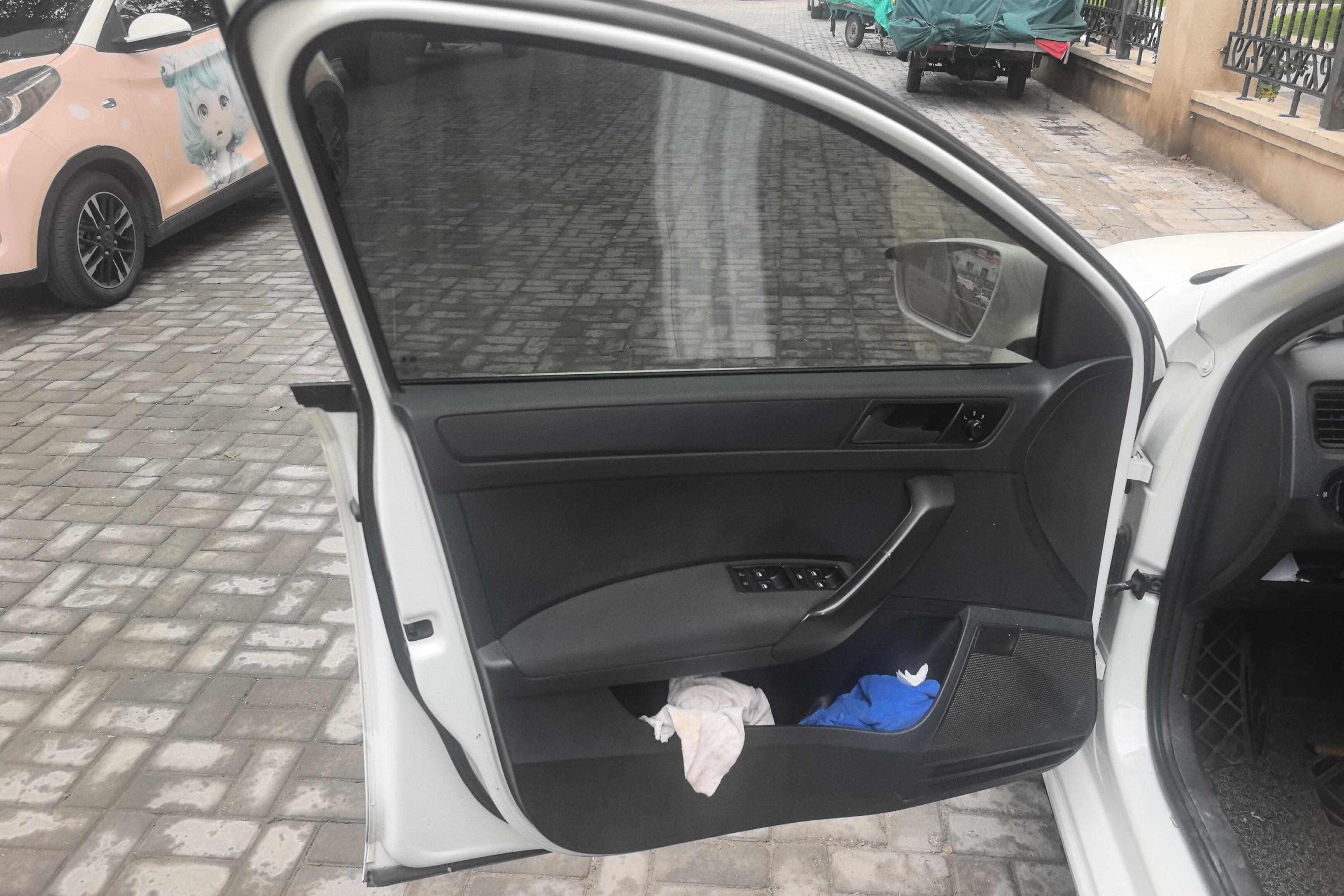 Skoda Rapid Spaceback 2016 car image #21