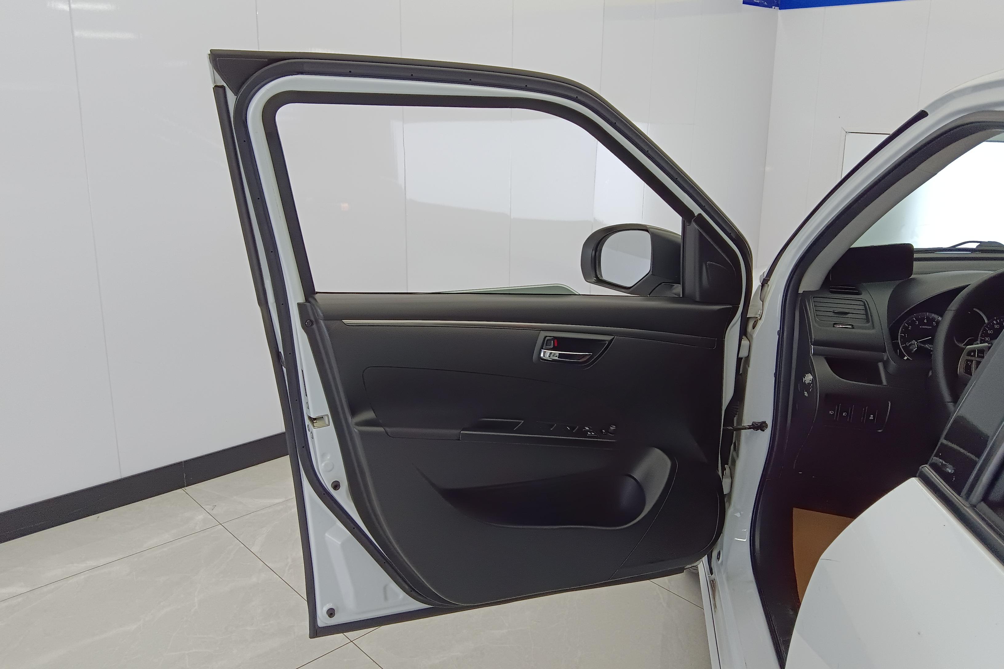 铃木 速翼特 2015 汽车图片 #21