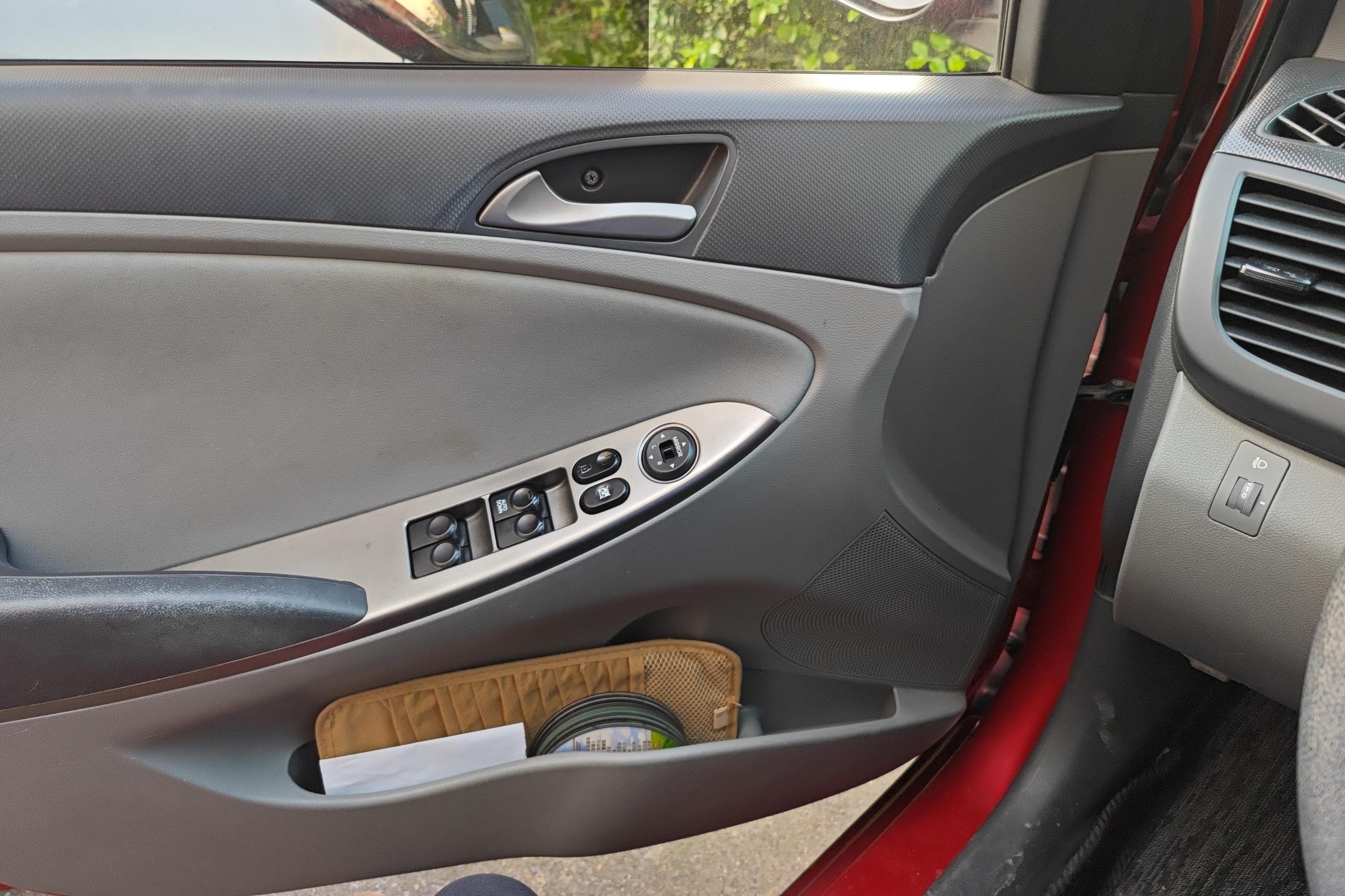 Hyundai Reina 2014 car image #21