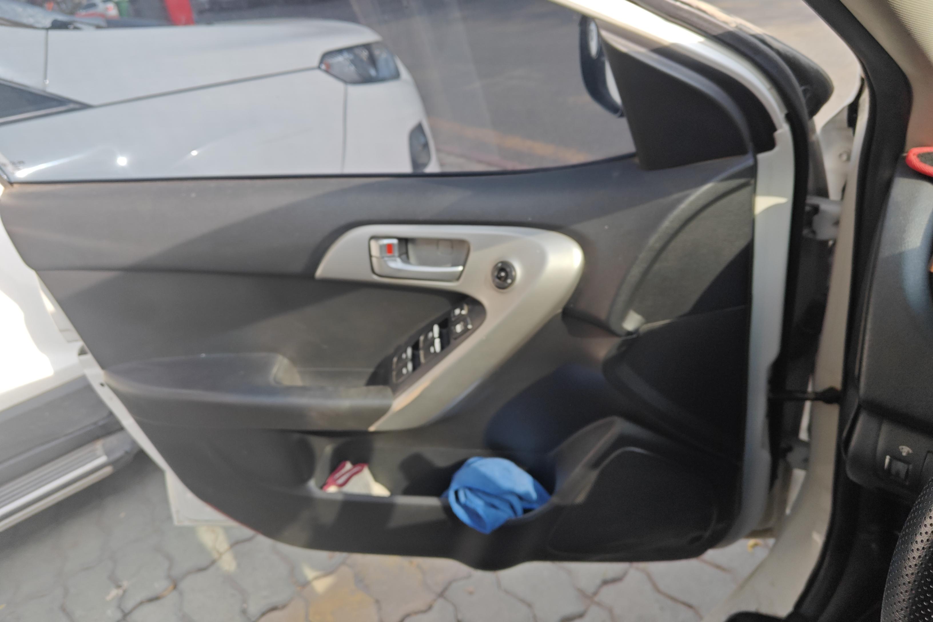 起亚 福瑞迪 2015 汽车图片 #21