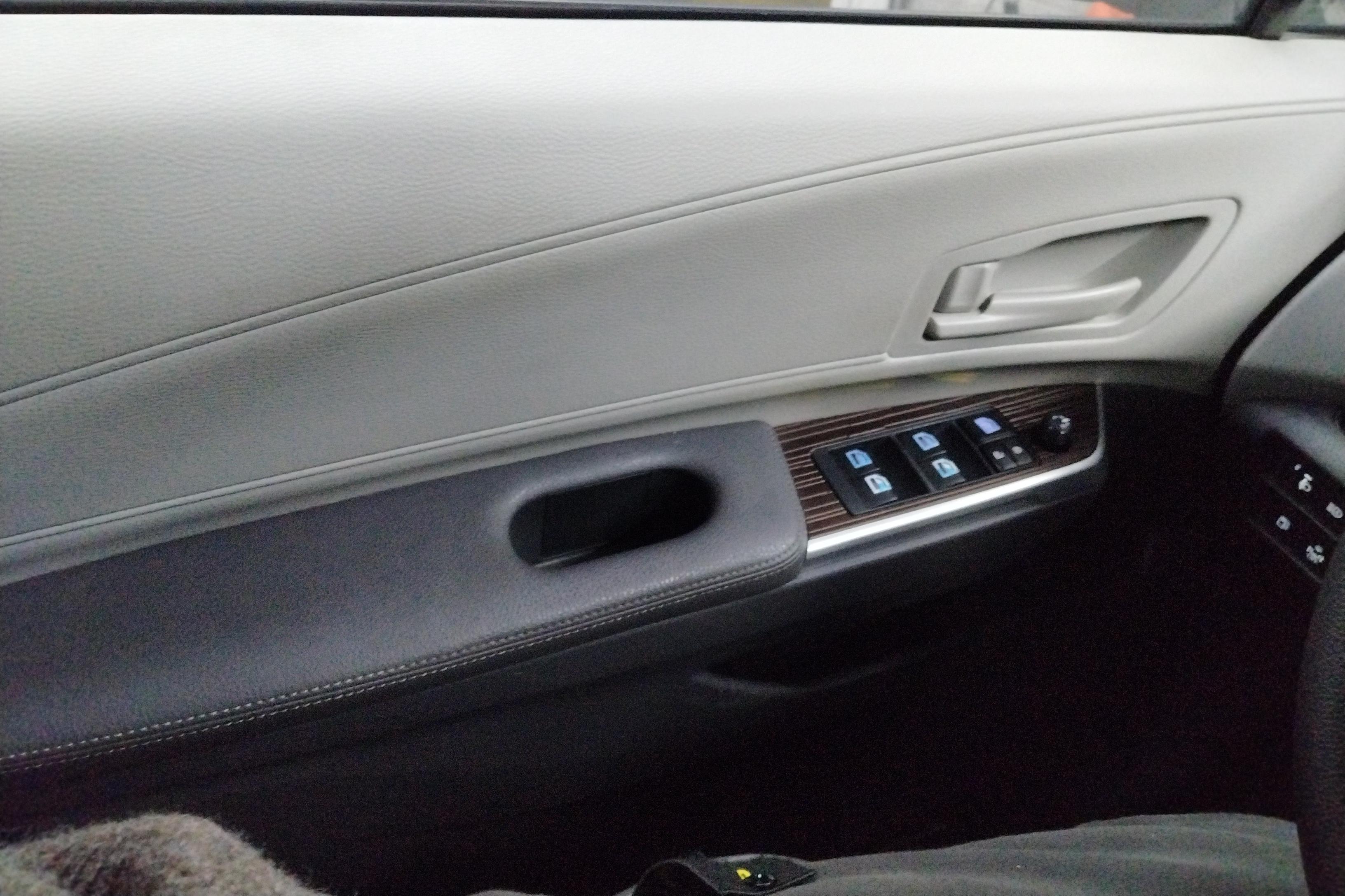 Toyota Granvia 2023 #21 Toyota Granvia 2023 car image #21