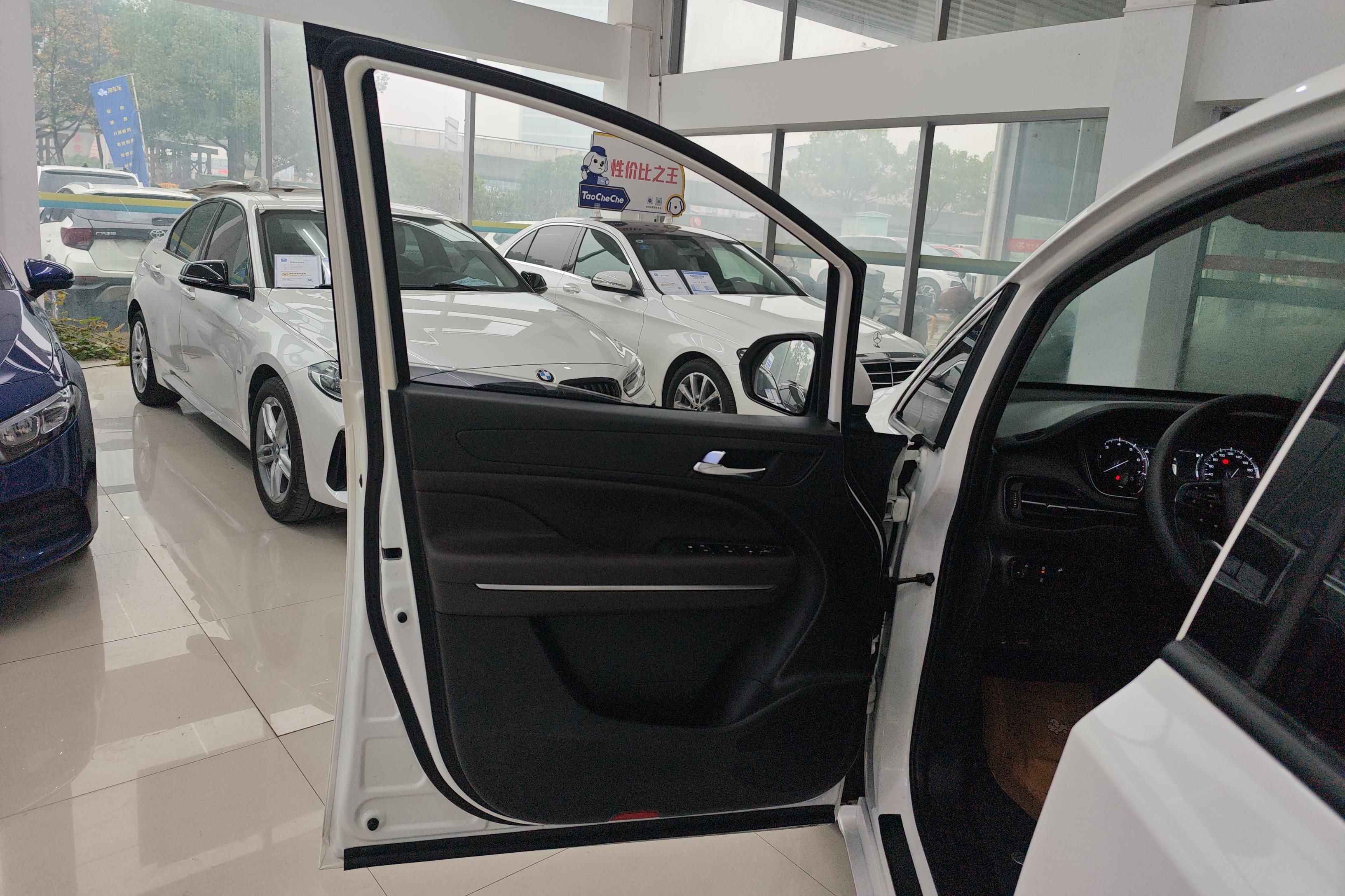 GAC Trumpchi M6 2019 car image #21