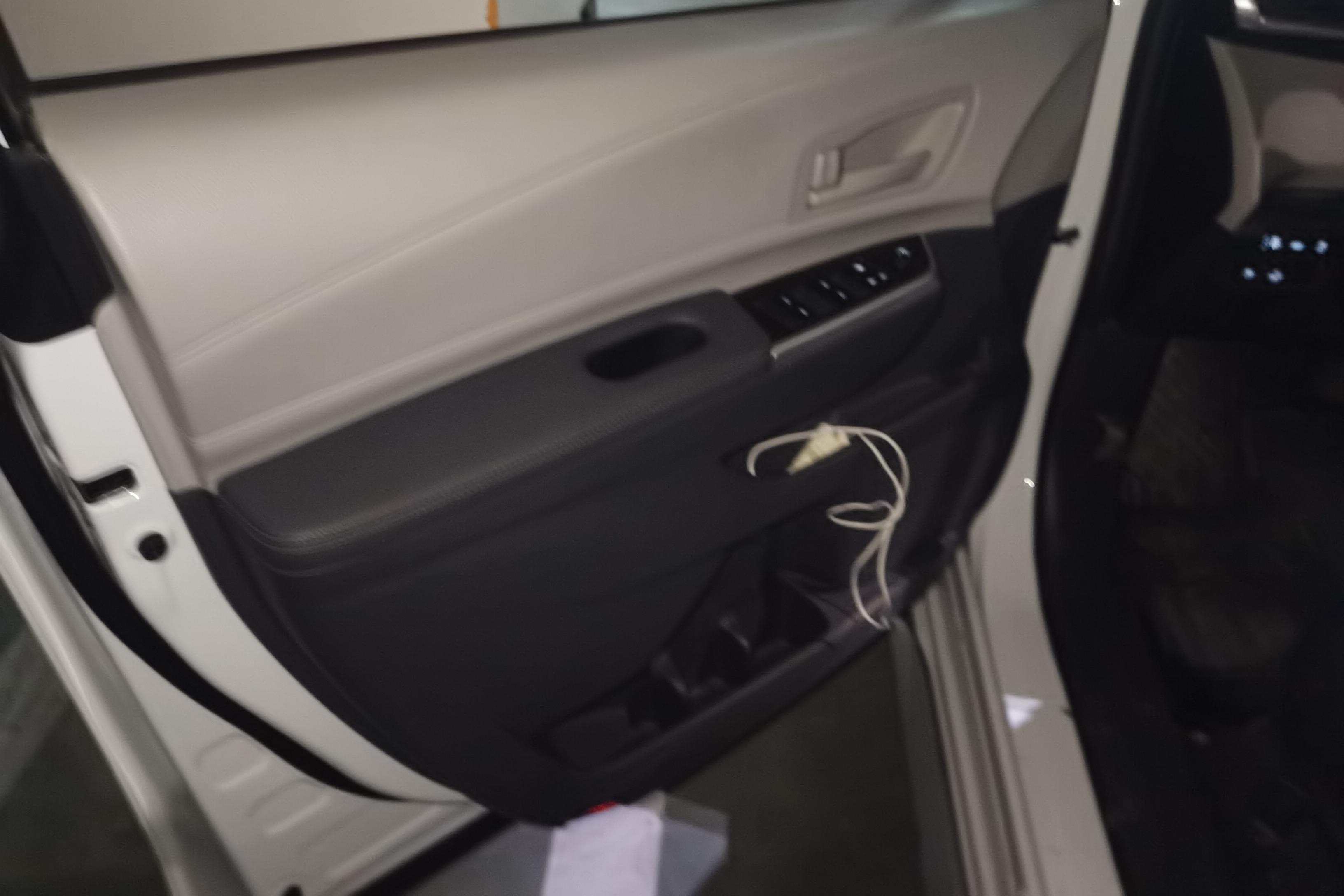 Toyota Granvia 2023 car image #21