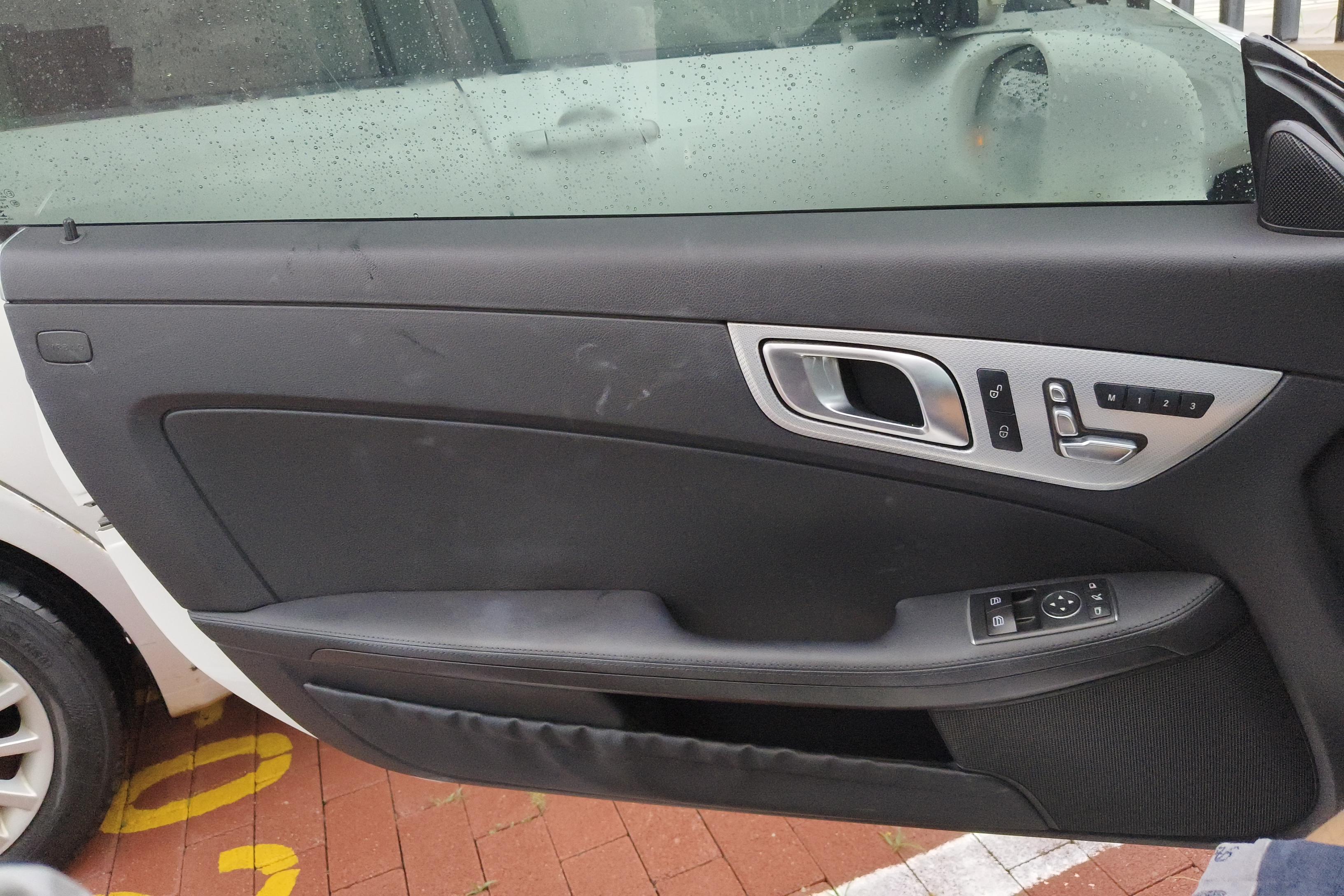 Mercedes-Benz SLC Class 2017 car image #21