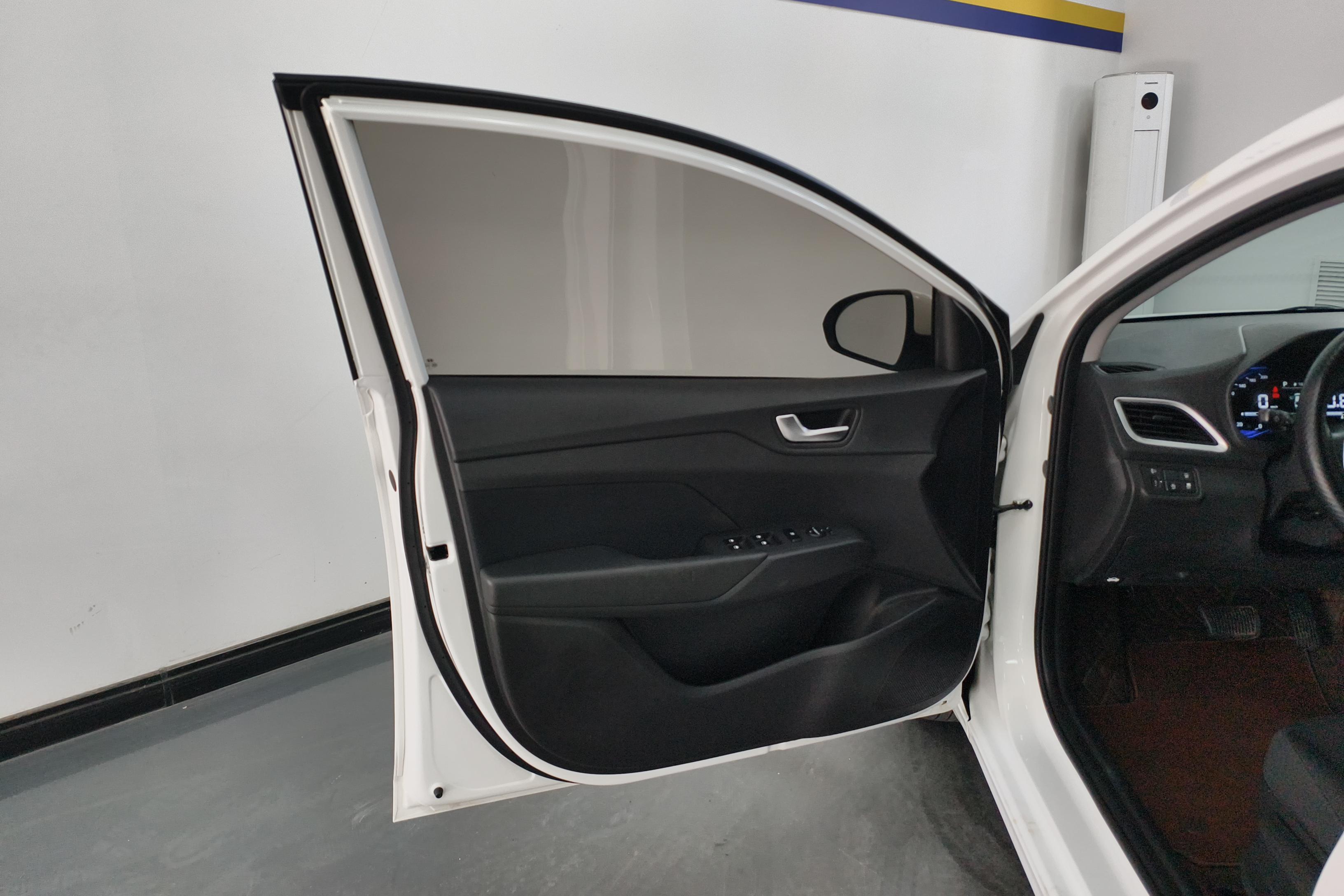 Hyundai Verna 2021 car image #21