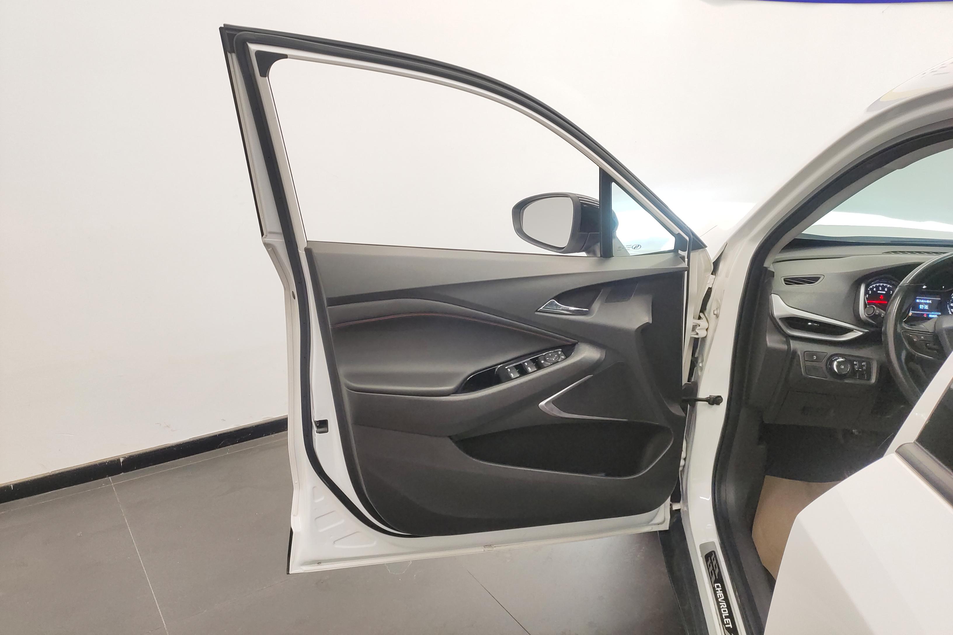 Chevrolet Orlando 2018 #21 Chevrolet Orlando 2018 car image #21