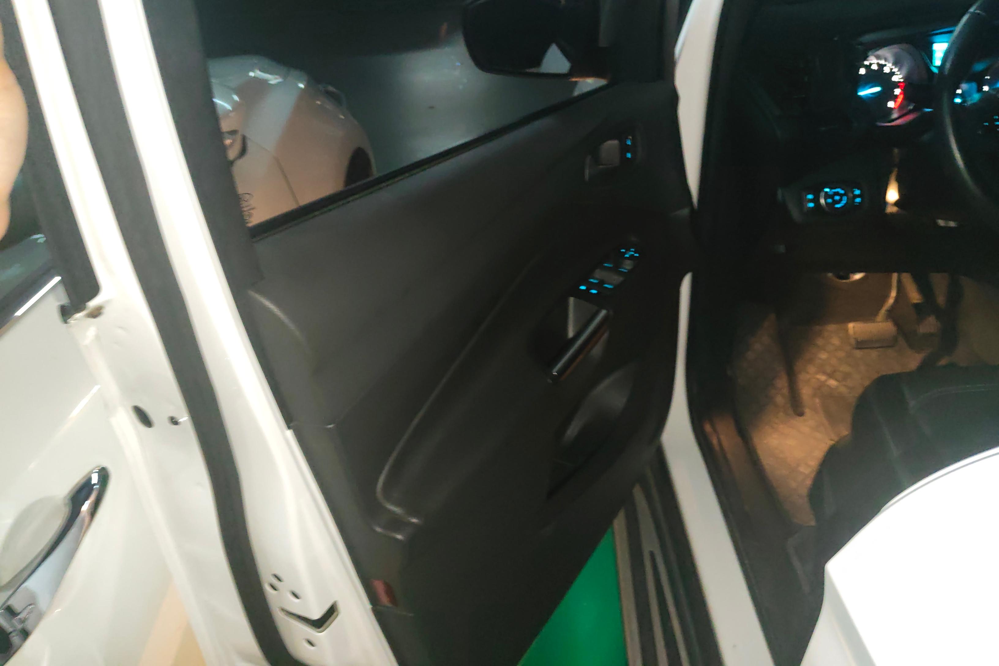 Ford Kuga 2017 car image #21