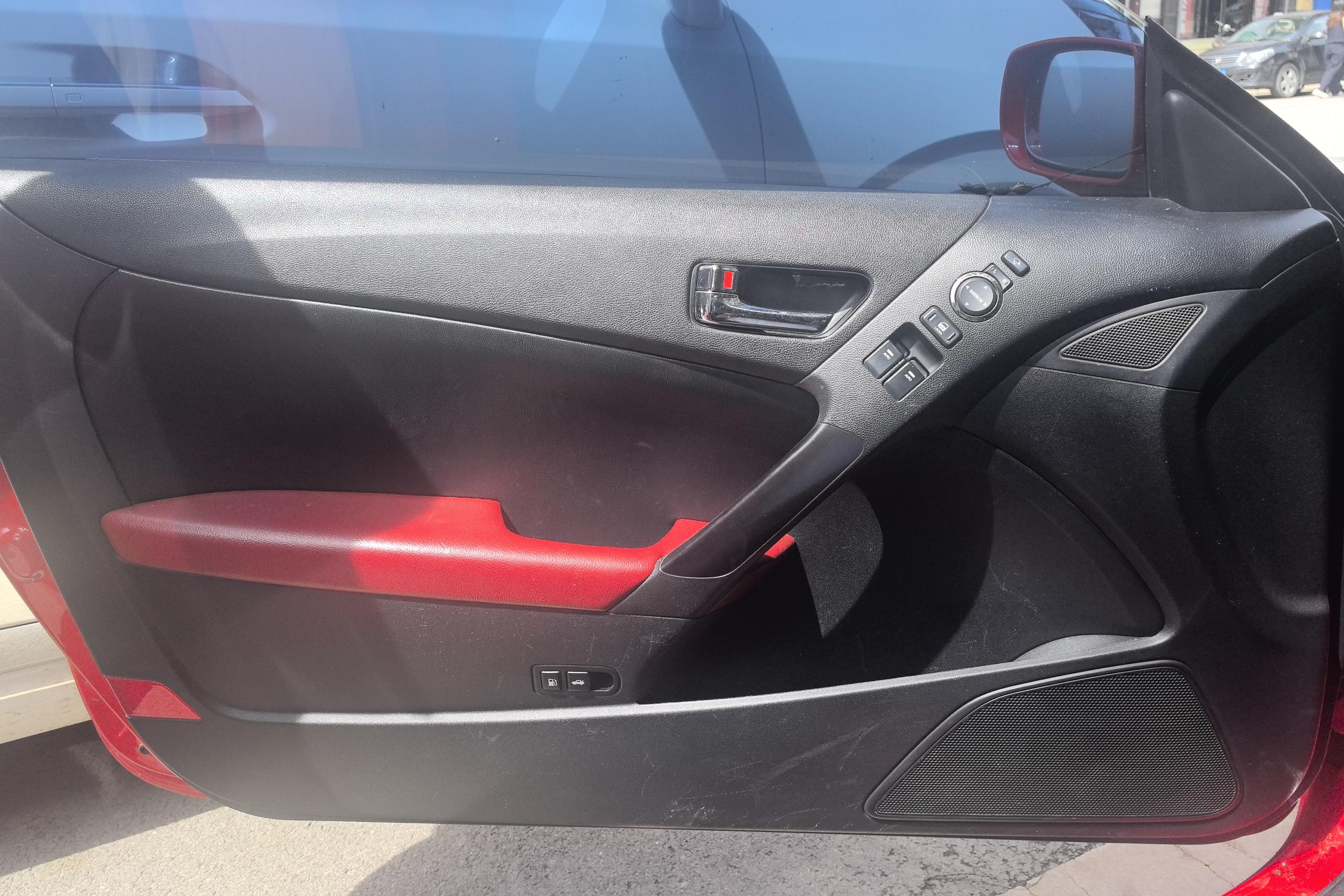 Hyundai Rohens 2011 car image #21