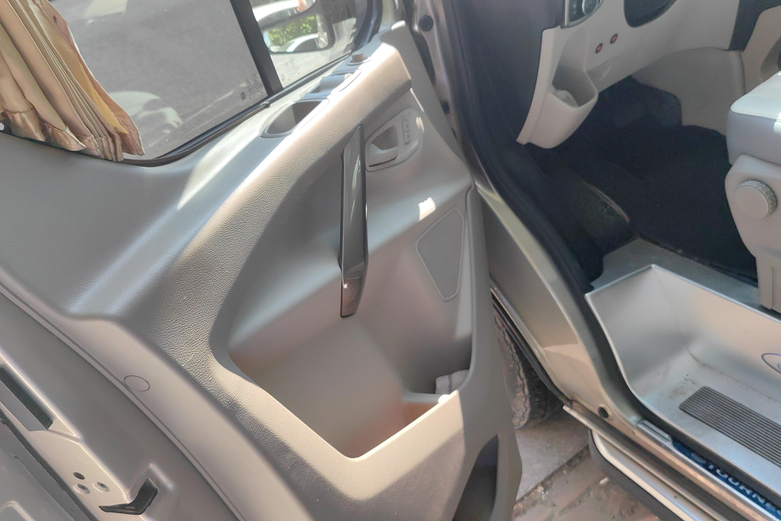 Ford Tourneo 2017 immagine di auto #21