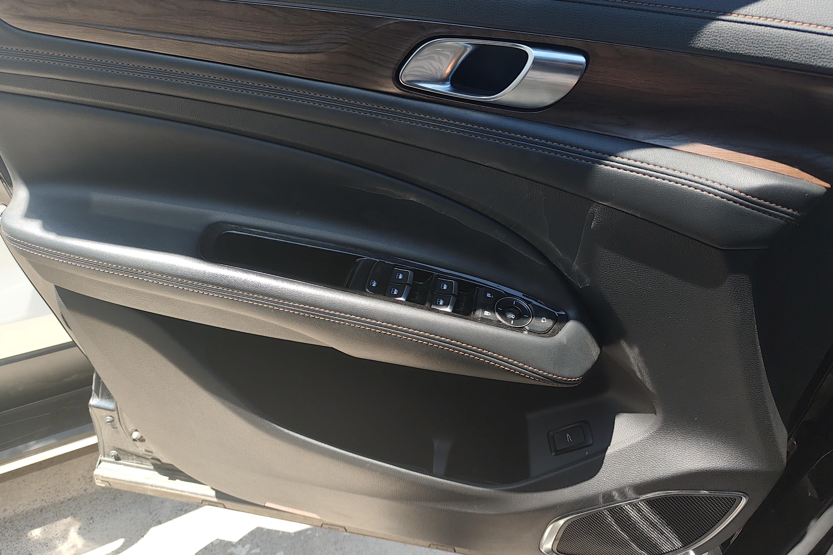 Ford Equator 2021 car image #21