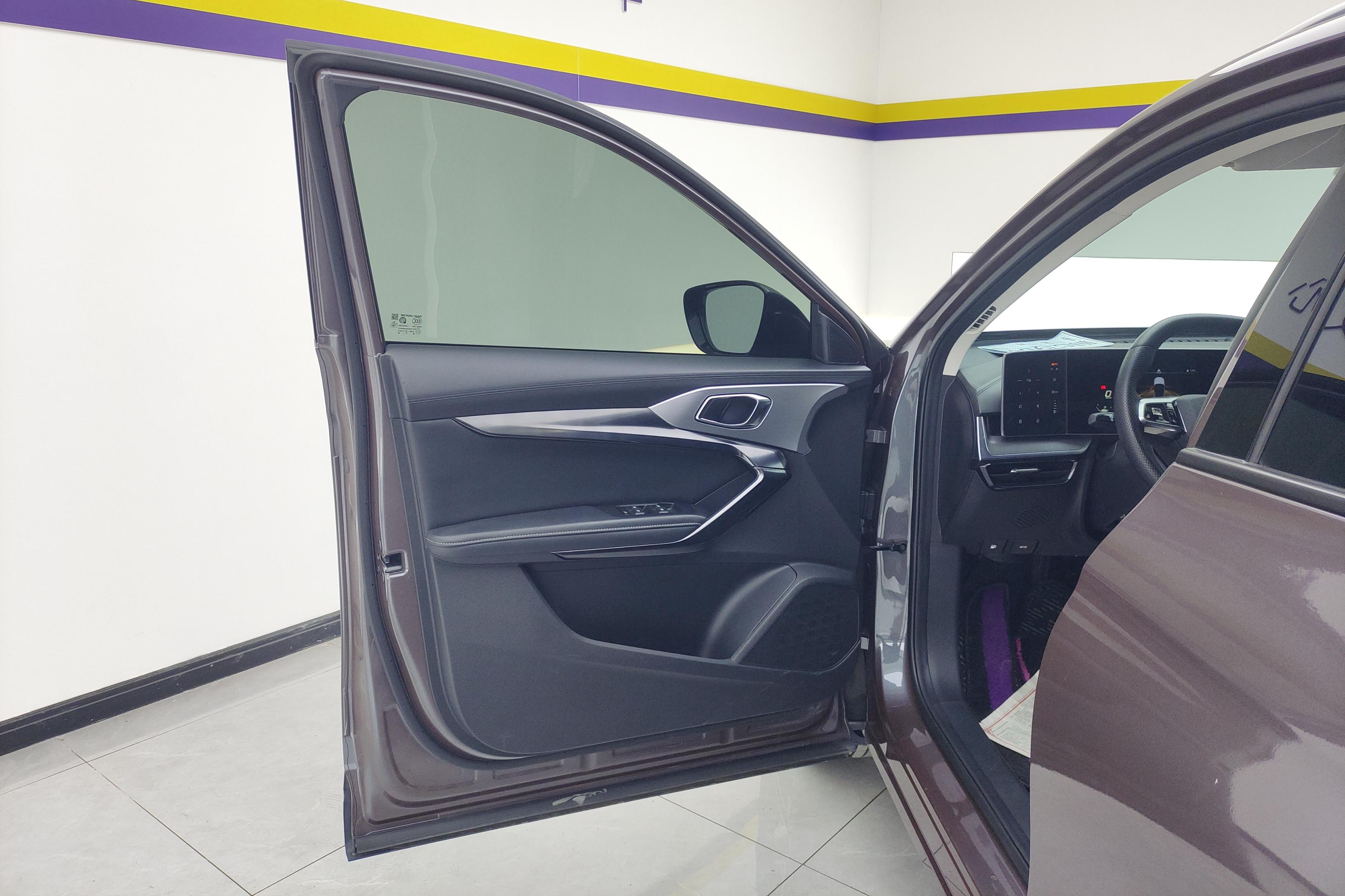 MG ES5 2022 car image #21