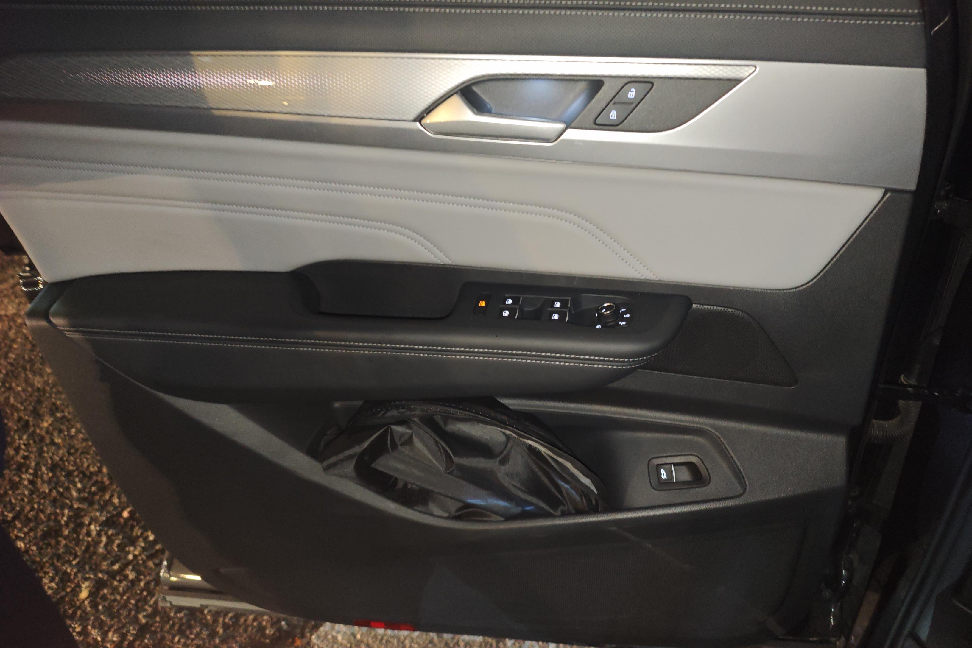 Volkswagen Tavendor 2023 car image #21