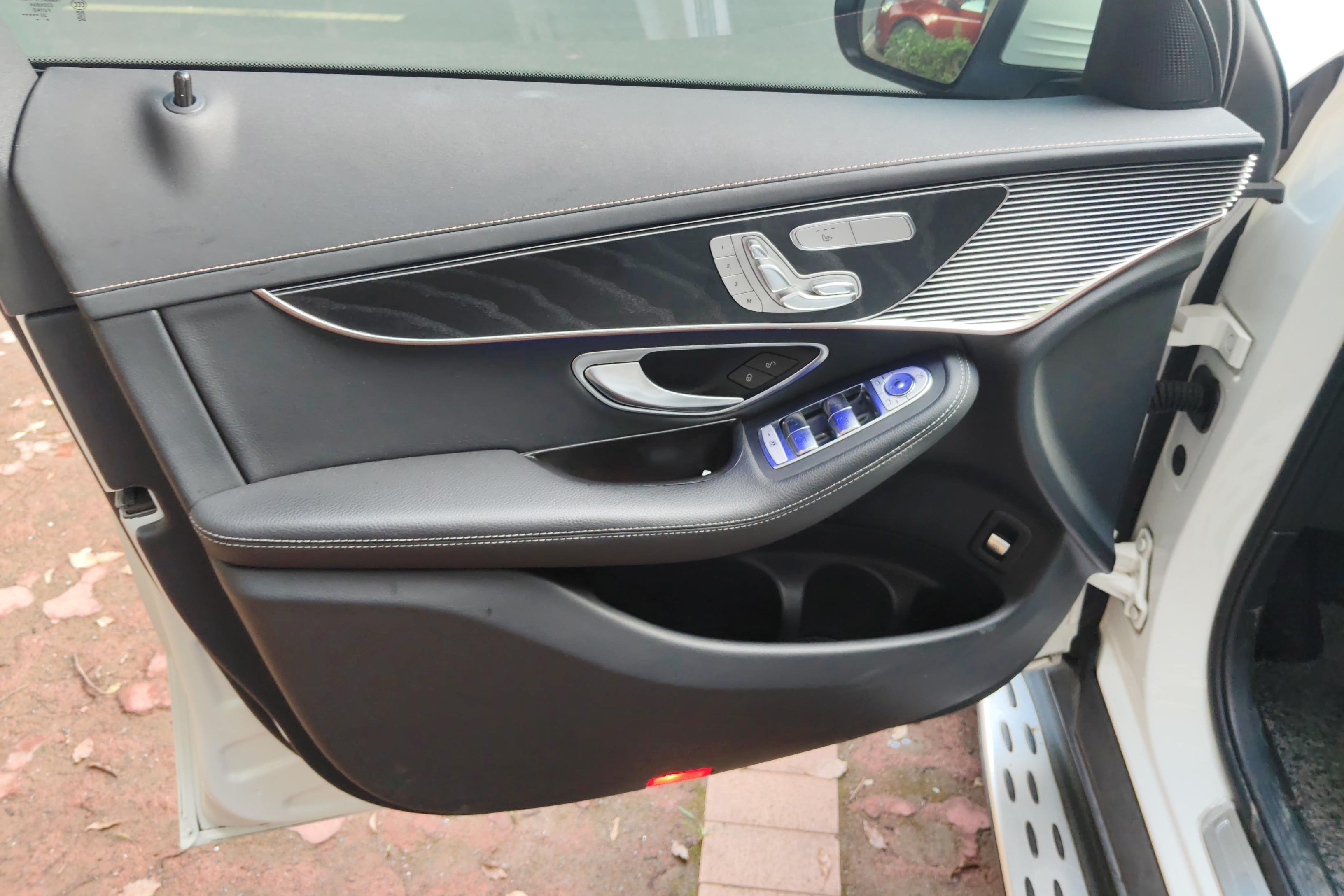 Mercedes-Benz EQC Class 2020 car image #21