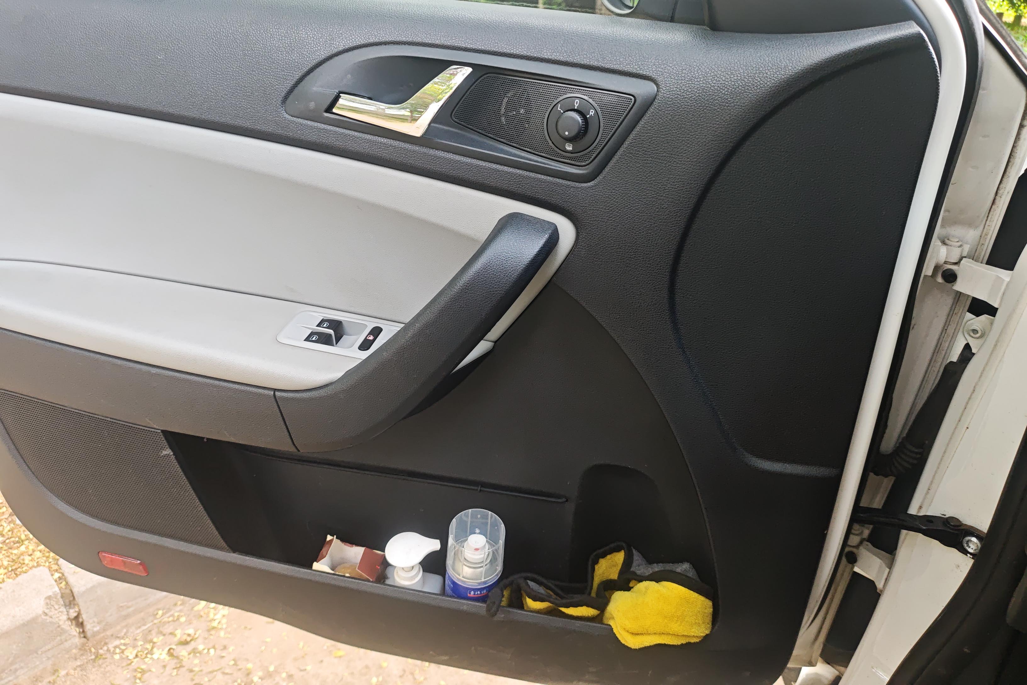 Skoda Yeti 2017 car image #21