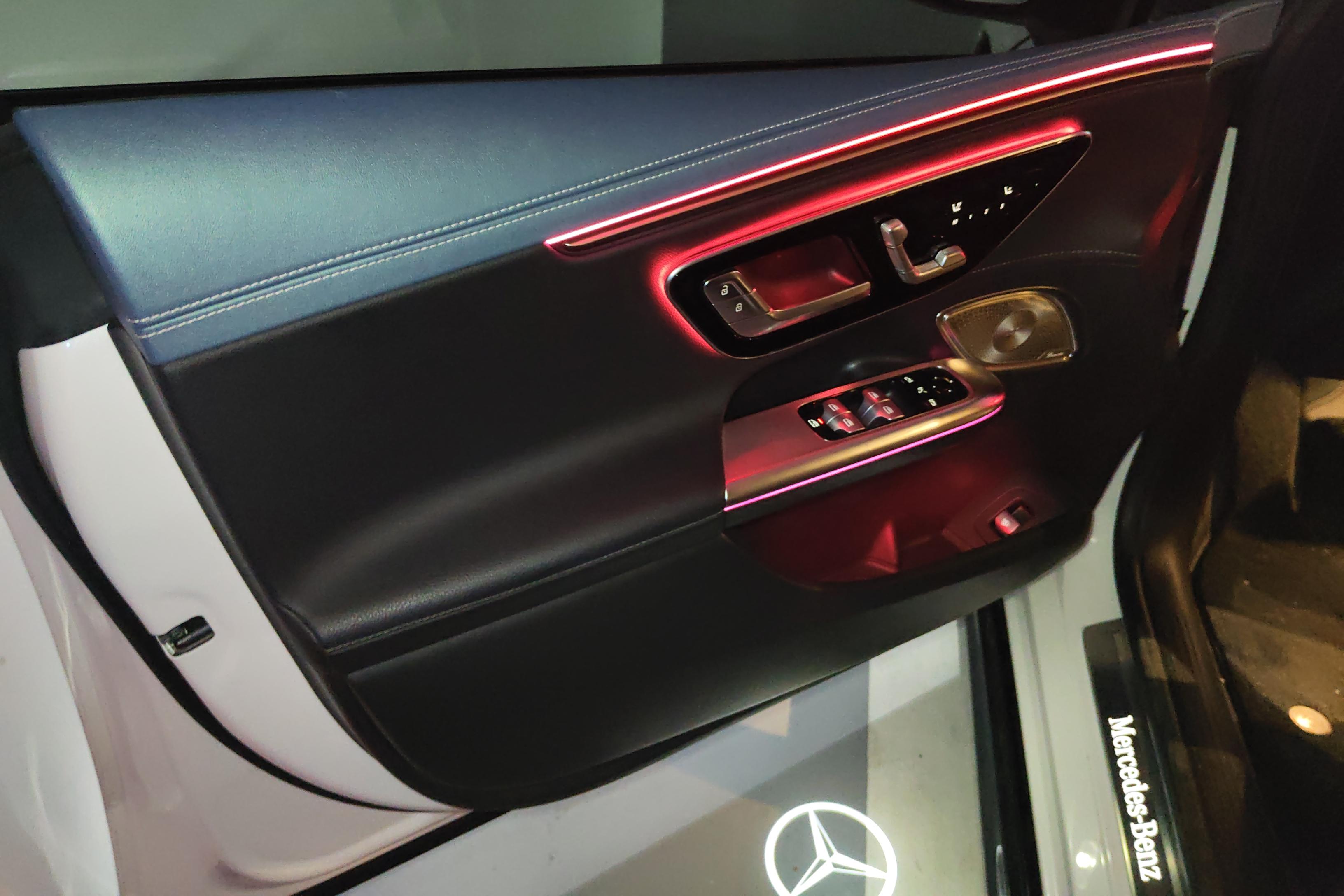 Mercedes-Benz EQE SUV AMG 2022 car image #21