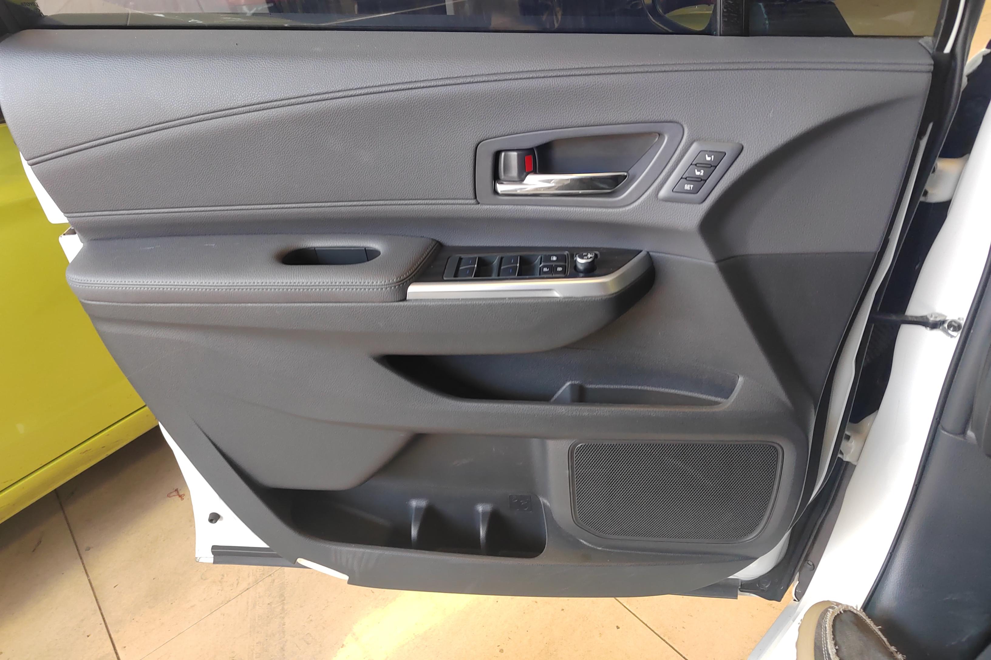 Toyota Granvia 2023 #21 Toyota Granvia 2023 immagine di auto #21