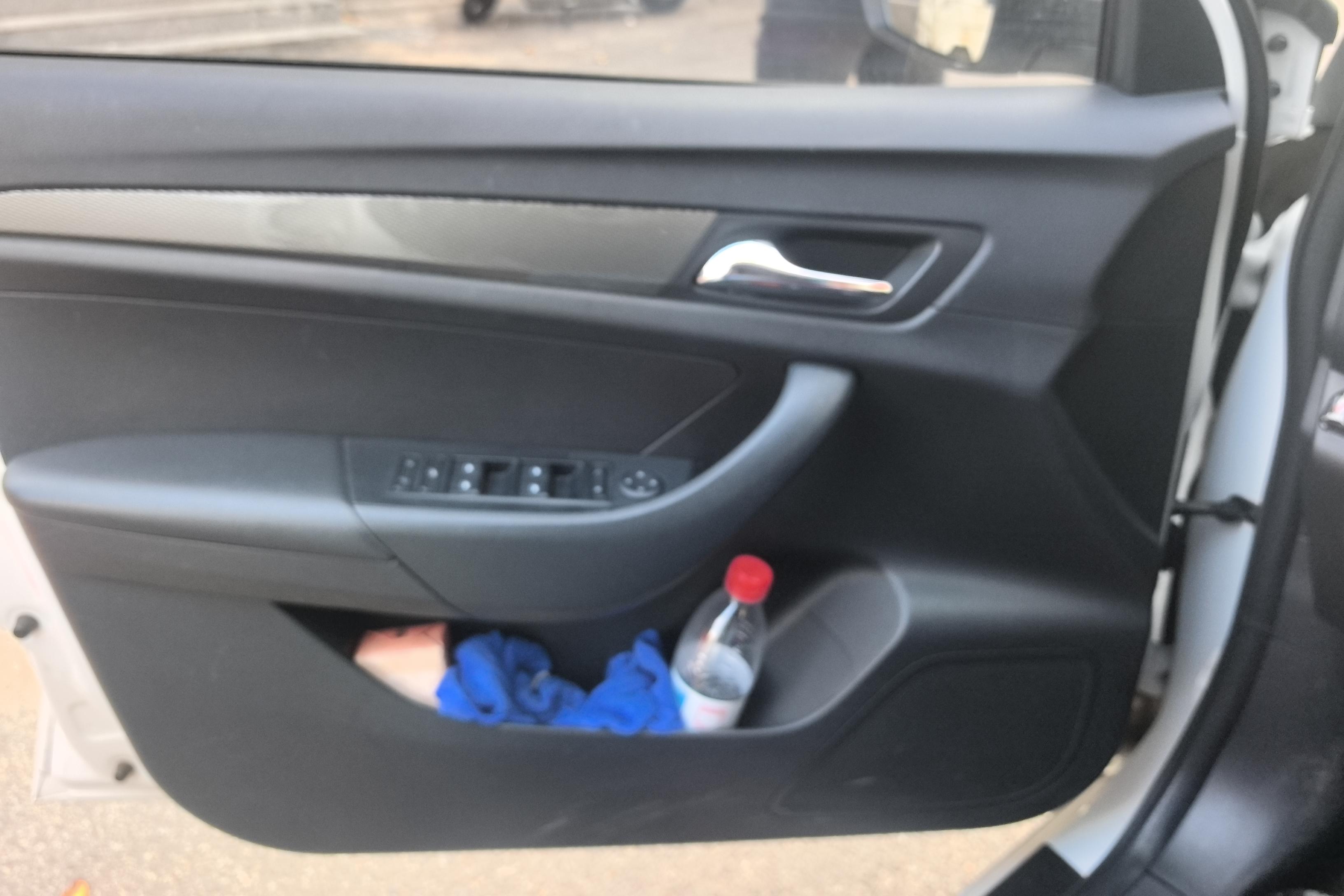 Roewe 360 2017 изображение автомобиля #21