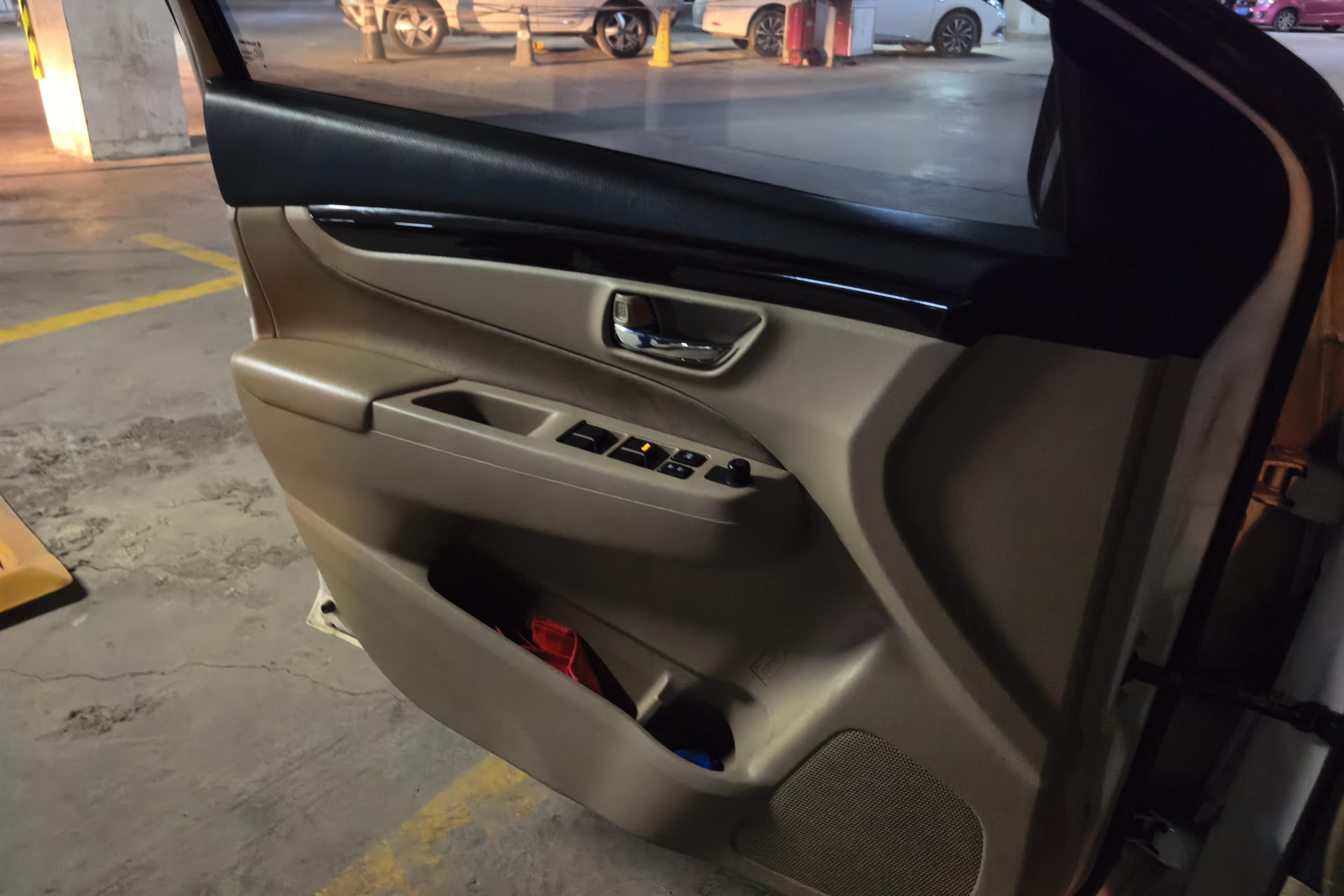 Suzuki Ciaz 2017 immagine di auto #21