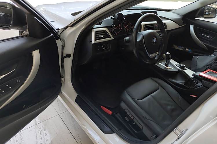 BMW 3 Series (Imported) 2016 #21 BMW 3 Series (Imported) 2016 imagen de coche #21