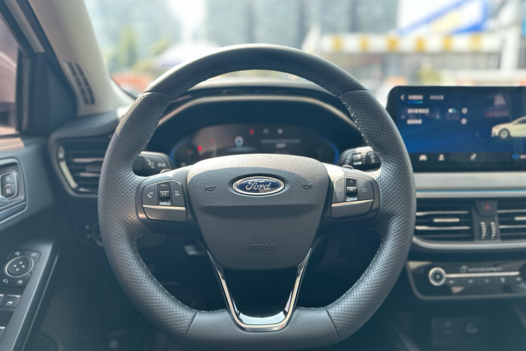 Ford Focus Active 2021 car image #21