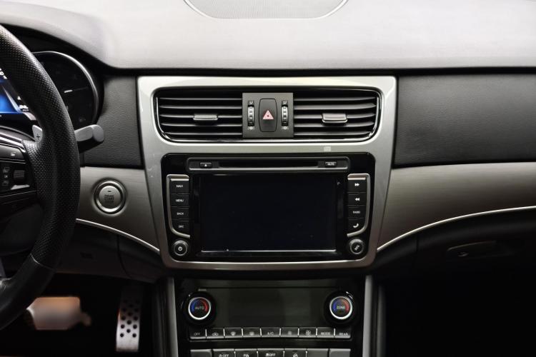 Haval H8 2018 car image #21