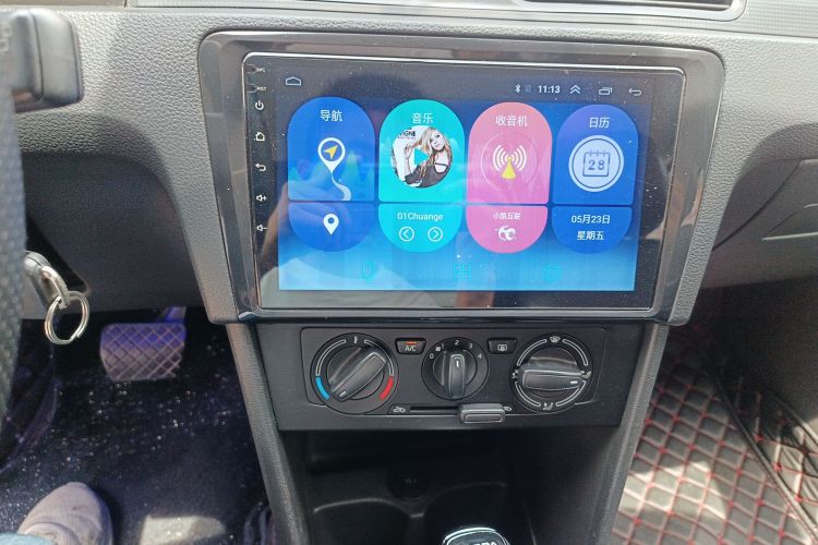 Skoda Rapid Spaceback 2015 car image #21