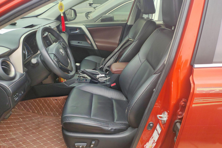 Toyota RAV4 (Imported) 2014 immagine di auto #21