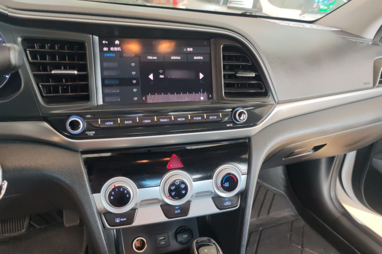 Hyundai Elantra AD 2019 car image #21