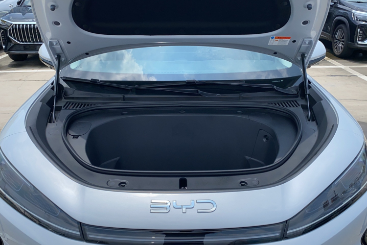 BYD Sea Lion 05 EV 2025 car image #21