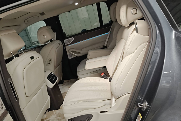 Denza N9 2025 #21 Denza N9 2025 car image #21