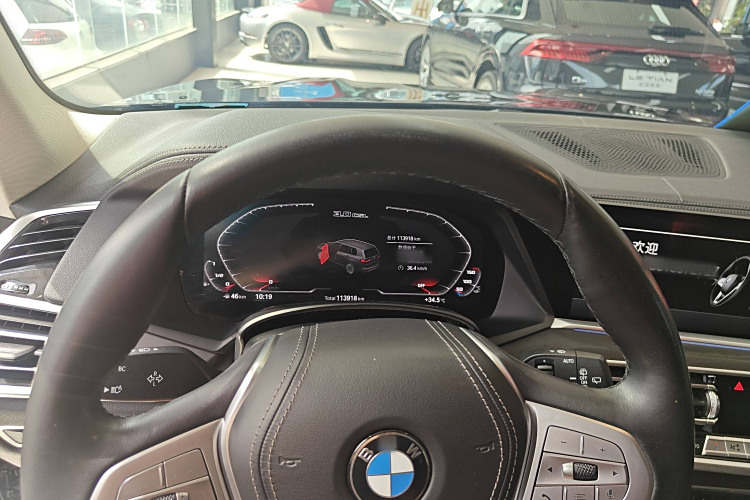 BMW X7 M60i 2022 #21 BMW X7 M60i 2022 car image #21