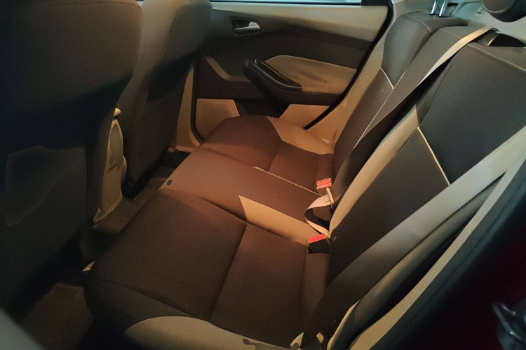 Ford Focus (Imported) 2014 #21 Ford Focus (Imported) 2014 صورة سيارة #21