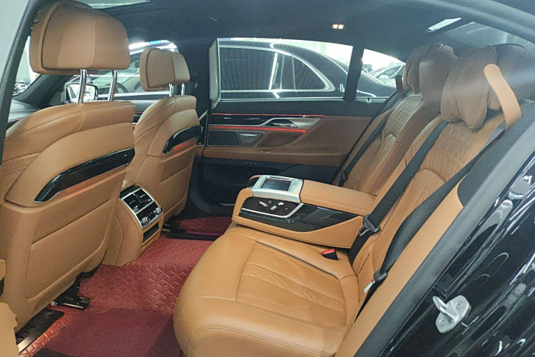 BMW M760Le 2021 #21 BMW M760Le 2021 car image #21