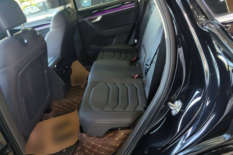 Volkswagen Touareg 2020 car image #21