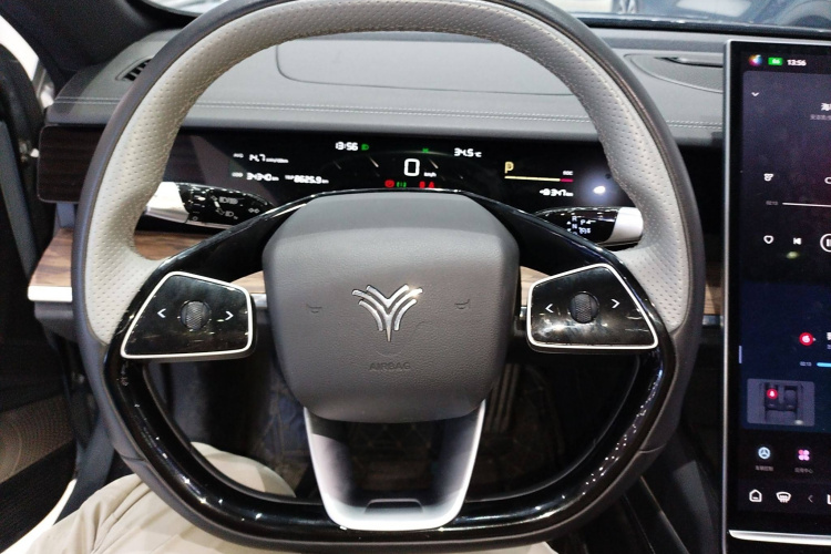 哪吒汽车 哪吒S 2023 汽车图片 #21