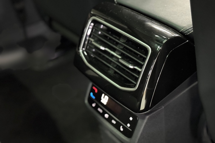 Volkswagen ID.6 Crozz 2024 immagine di auto #21